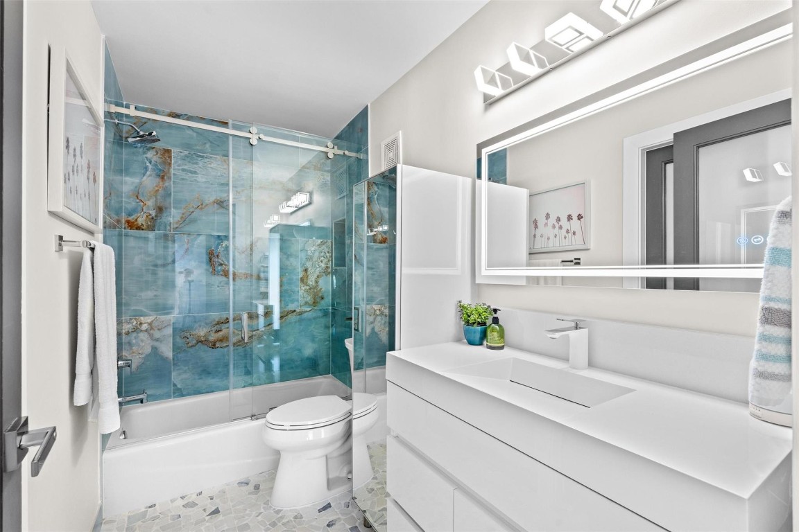 1160 Hillsboro Mile PH