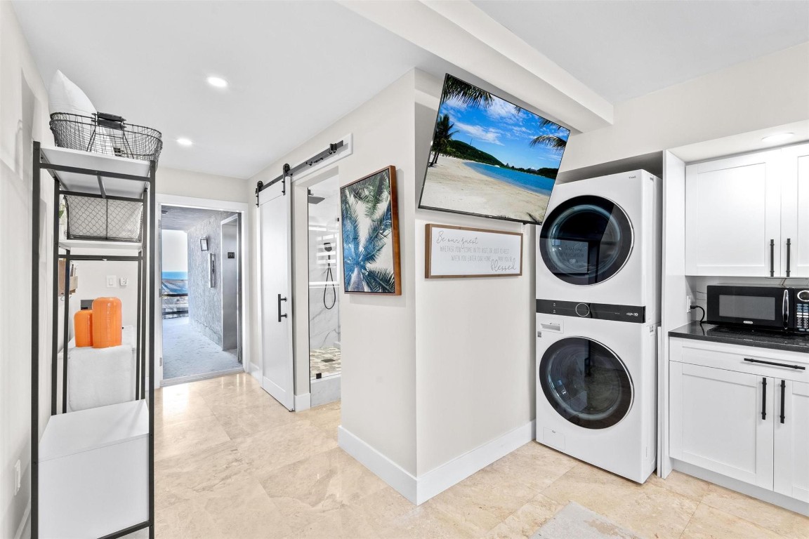 1160 Hillsboro Mile PH