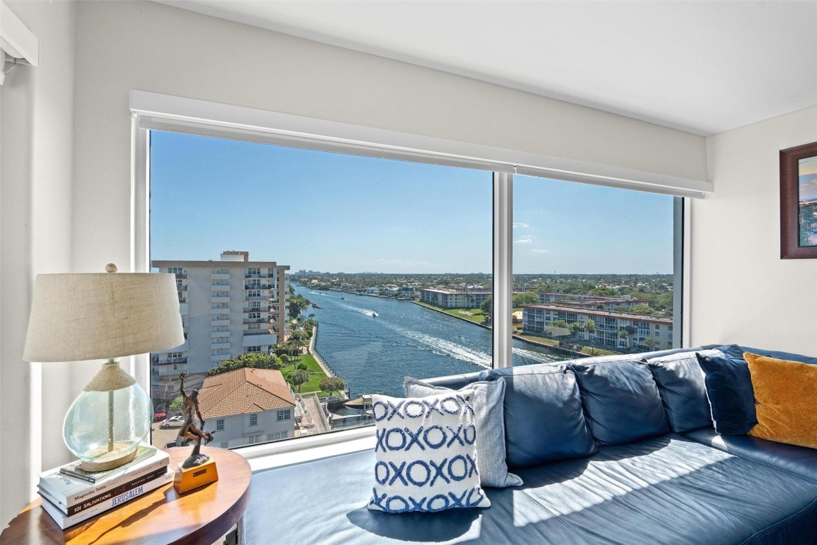 1160 Hillsboro Mile PH