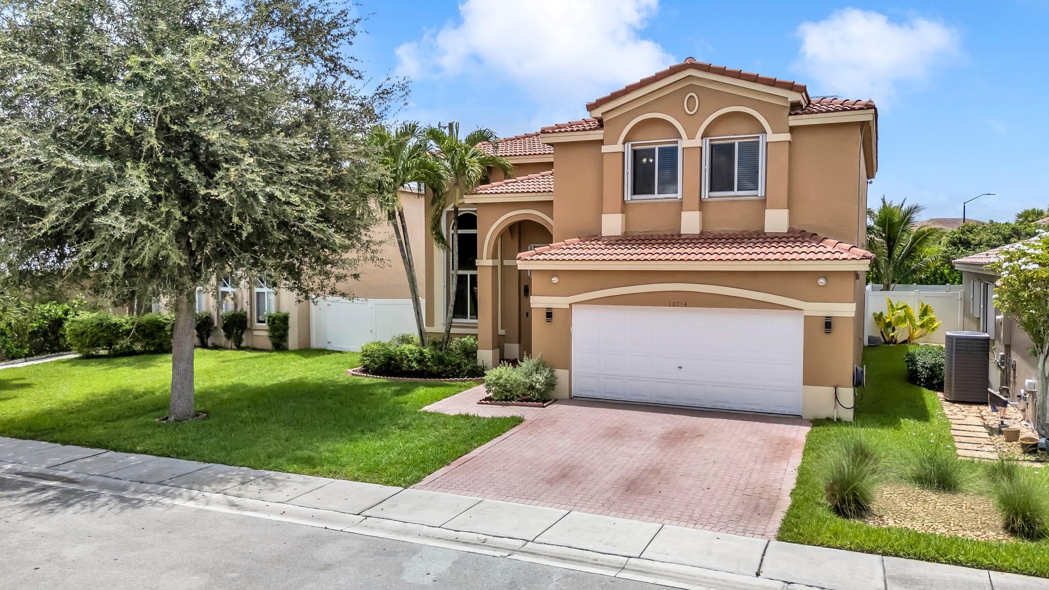 10714 SW 17th Pl