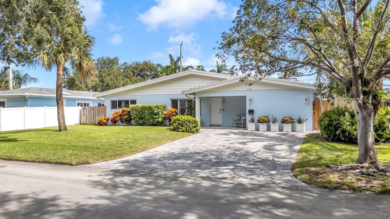 2020 NE 34th Ct