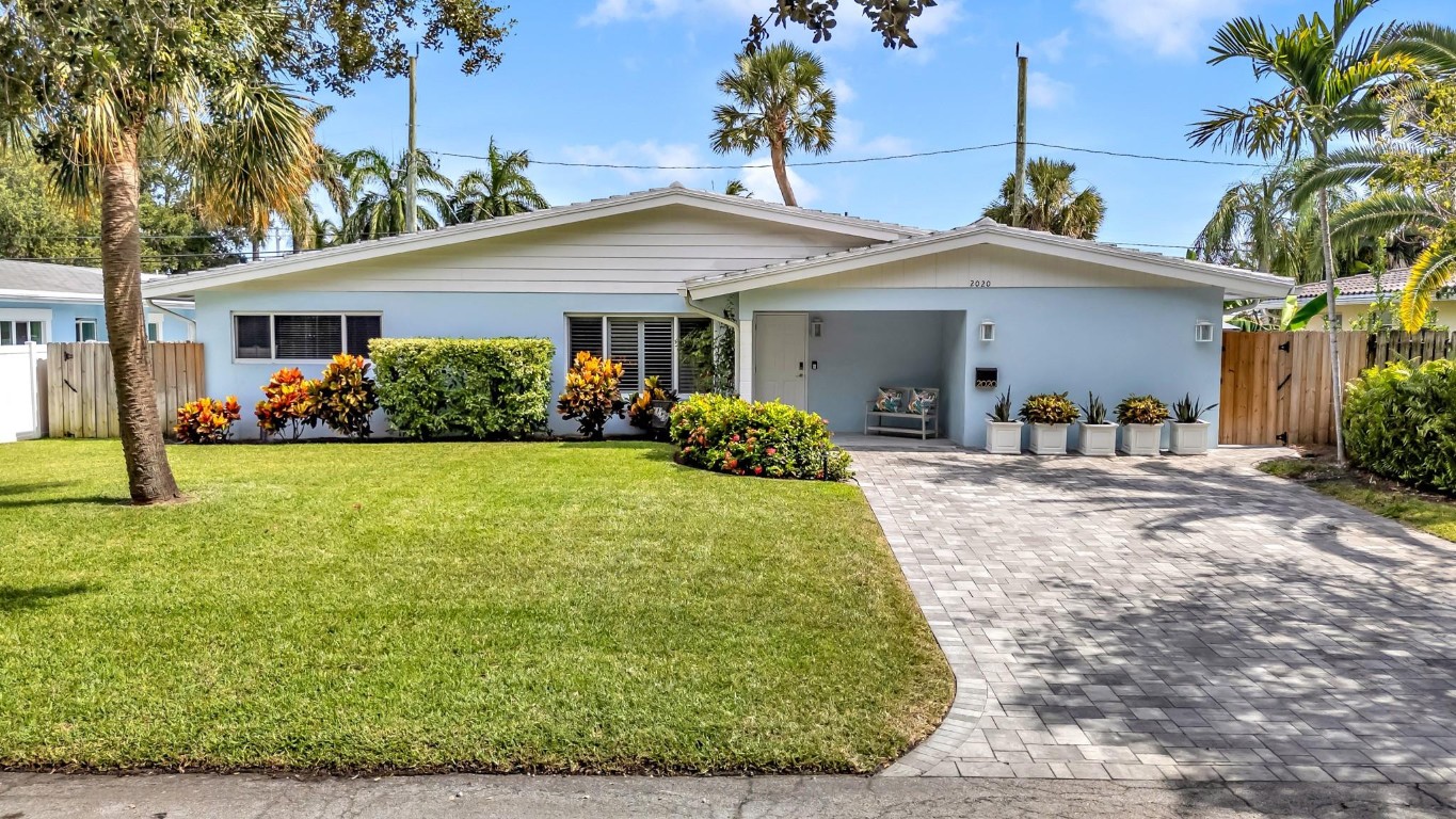 2020 NE 34th Ct