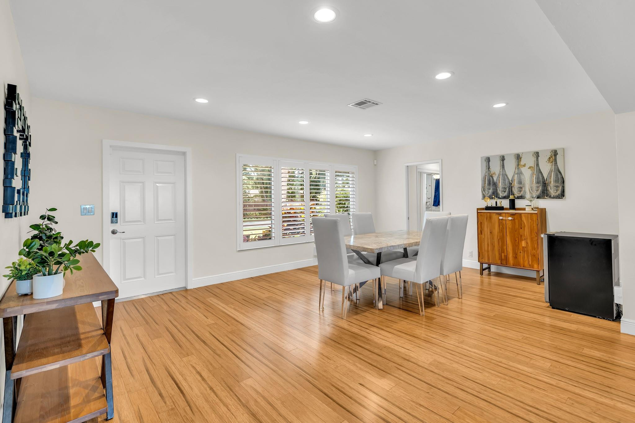 2020 NE 34th Ct