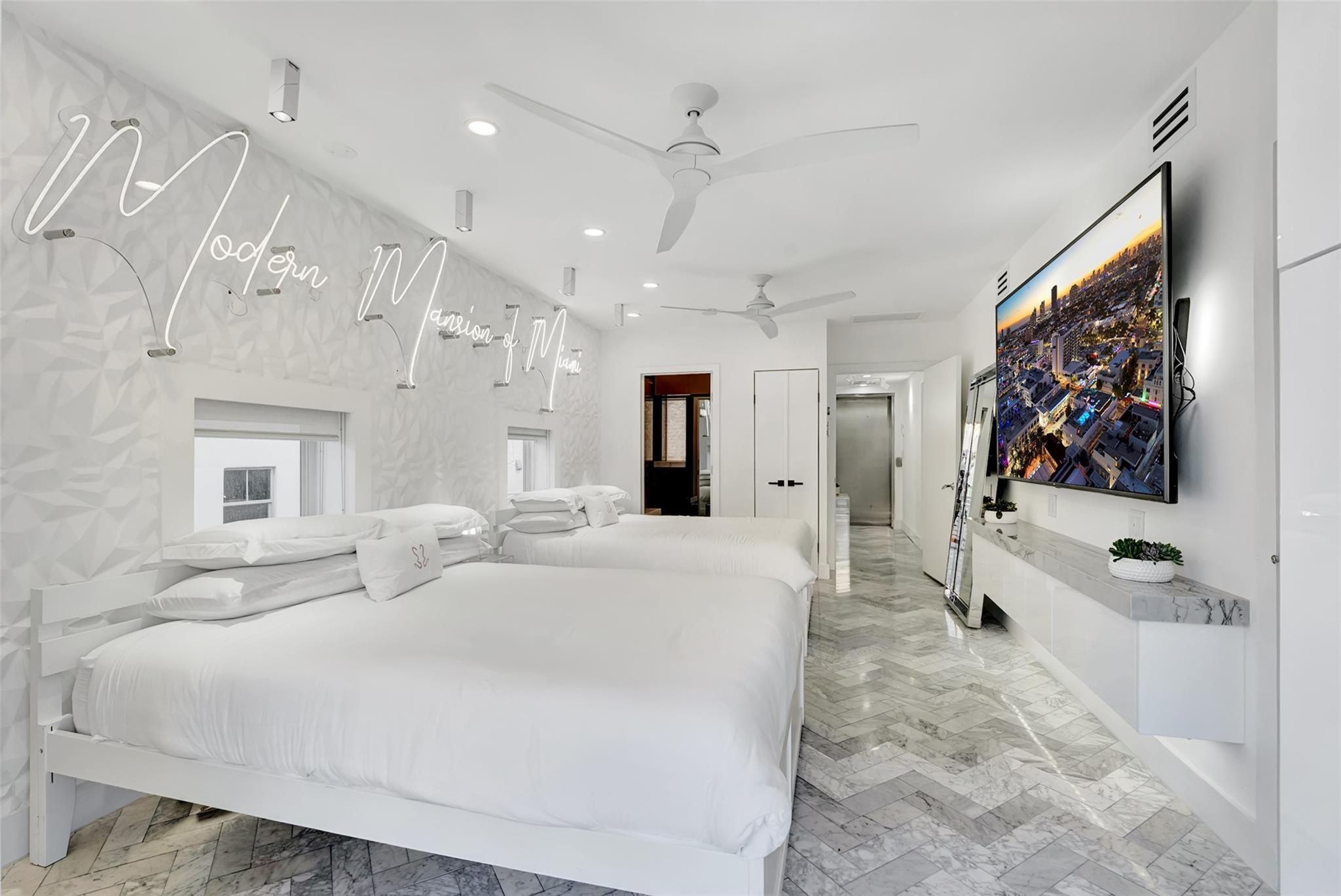 124 11th St