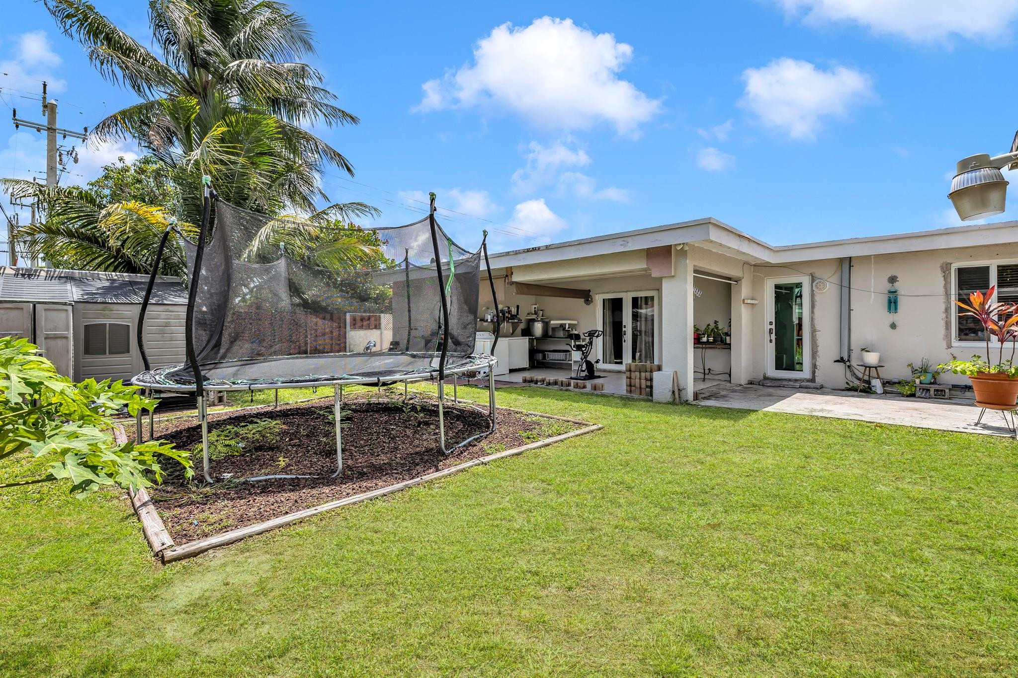 2431 Jamaica Dr