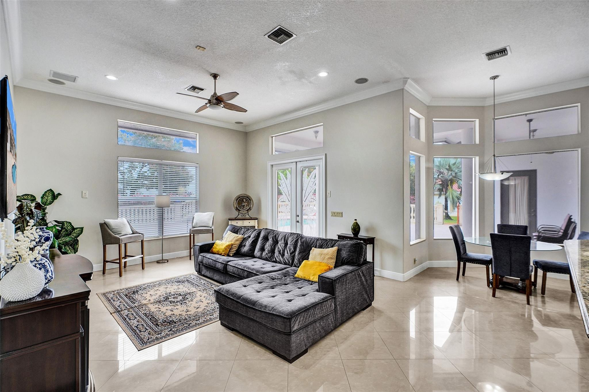 8426 Sawpine Rd