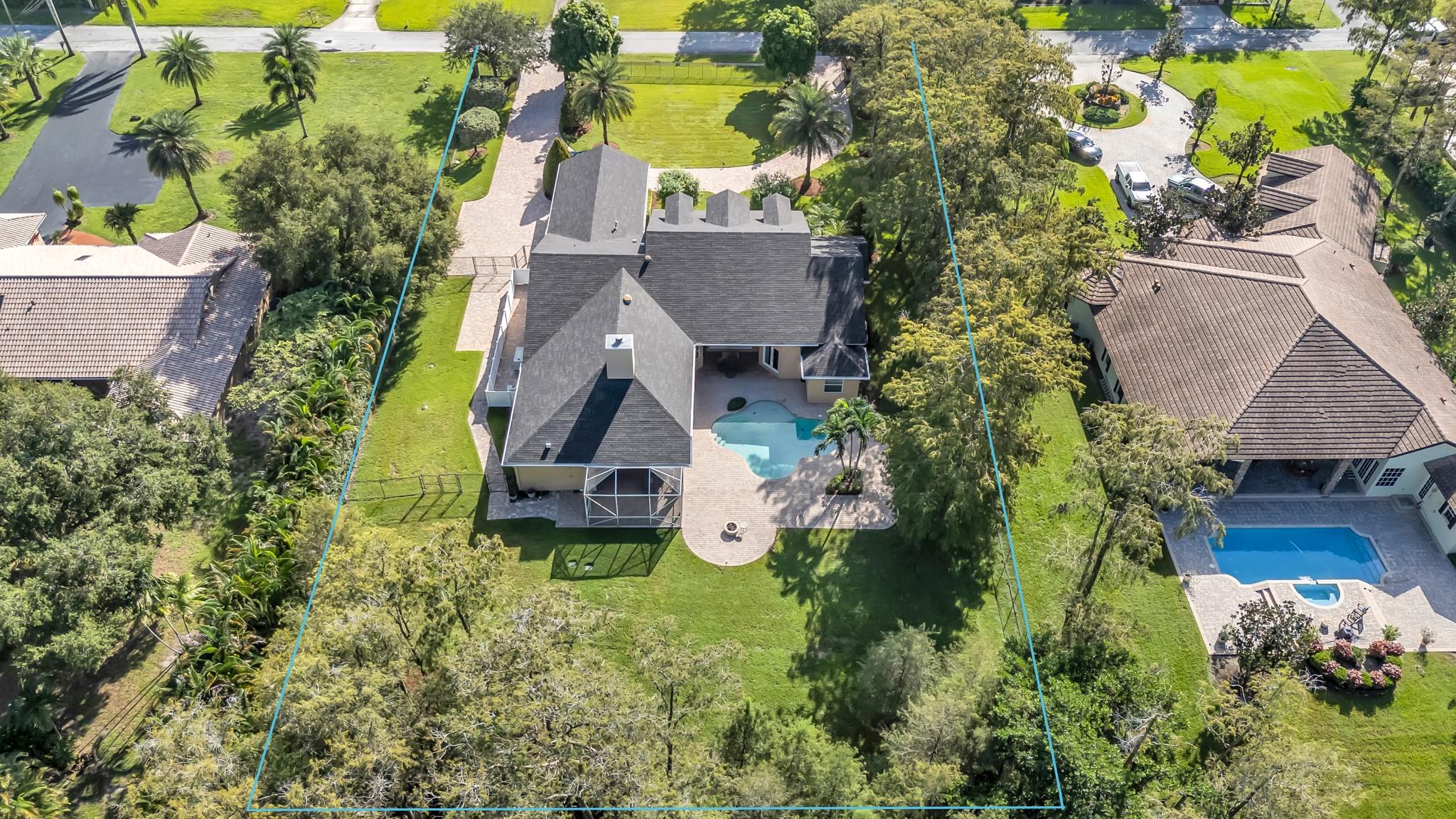 6041 NW 74th Ter