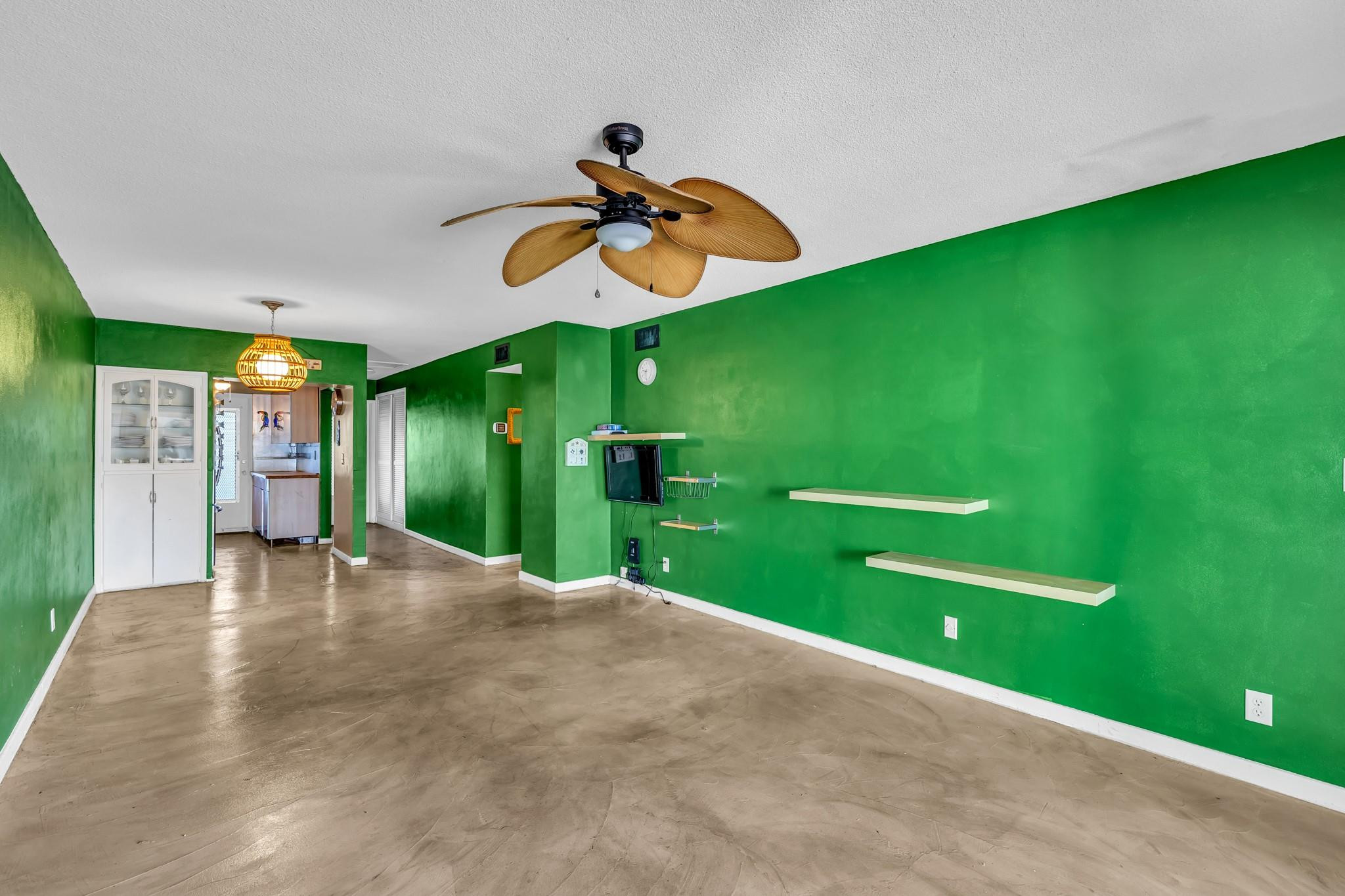 2151 NE 42nd Ct 204