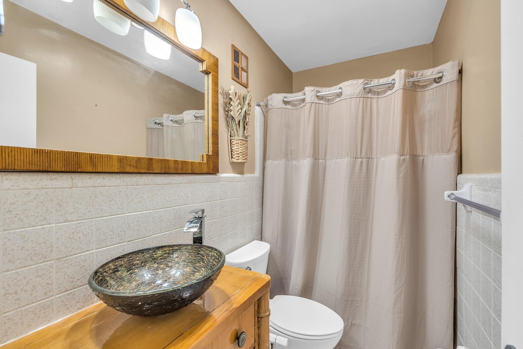 2151 NE 42nd Ct 204