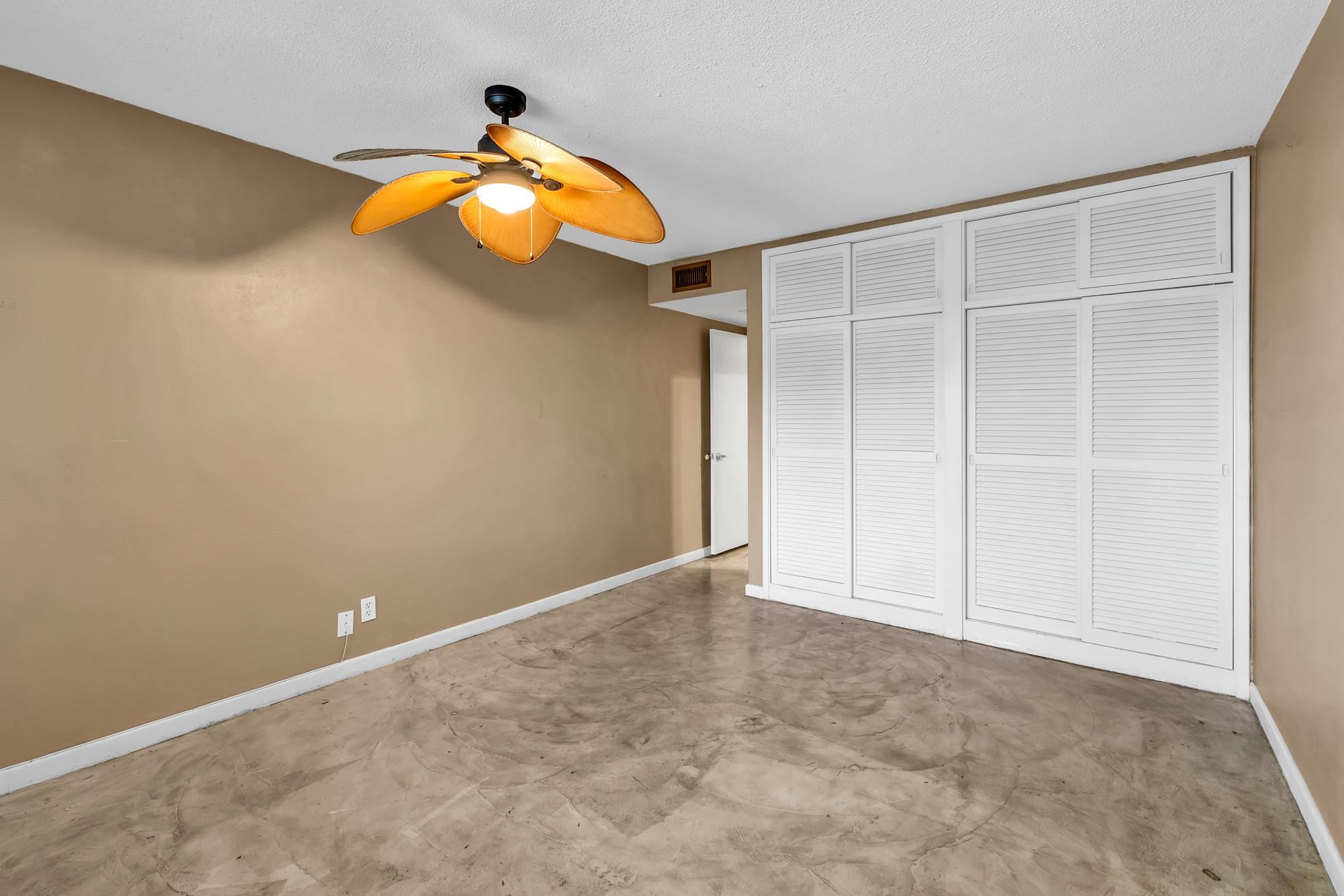 2151 NE 42nd Ct 204