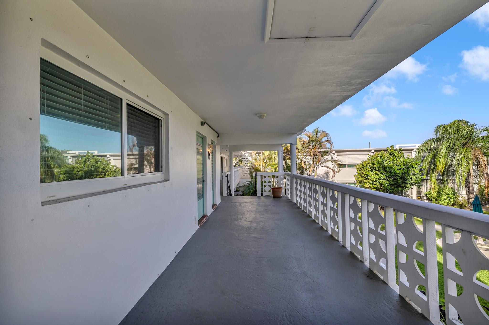 2151 NE 42nd Ct 204