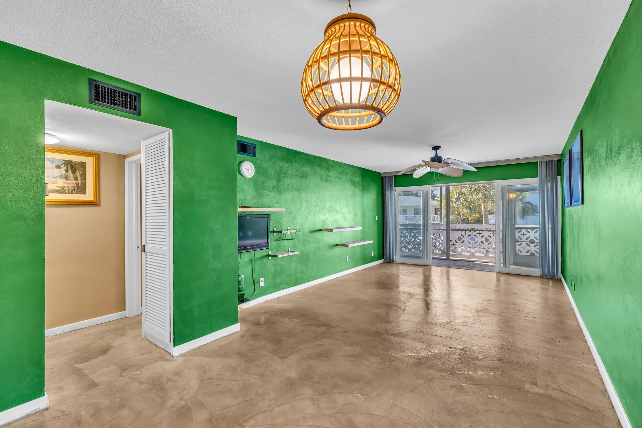 2151 NE 42nd Ct 204
