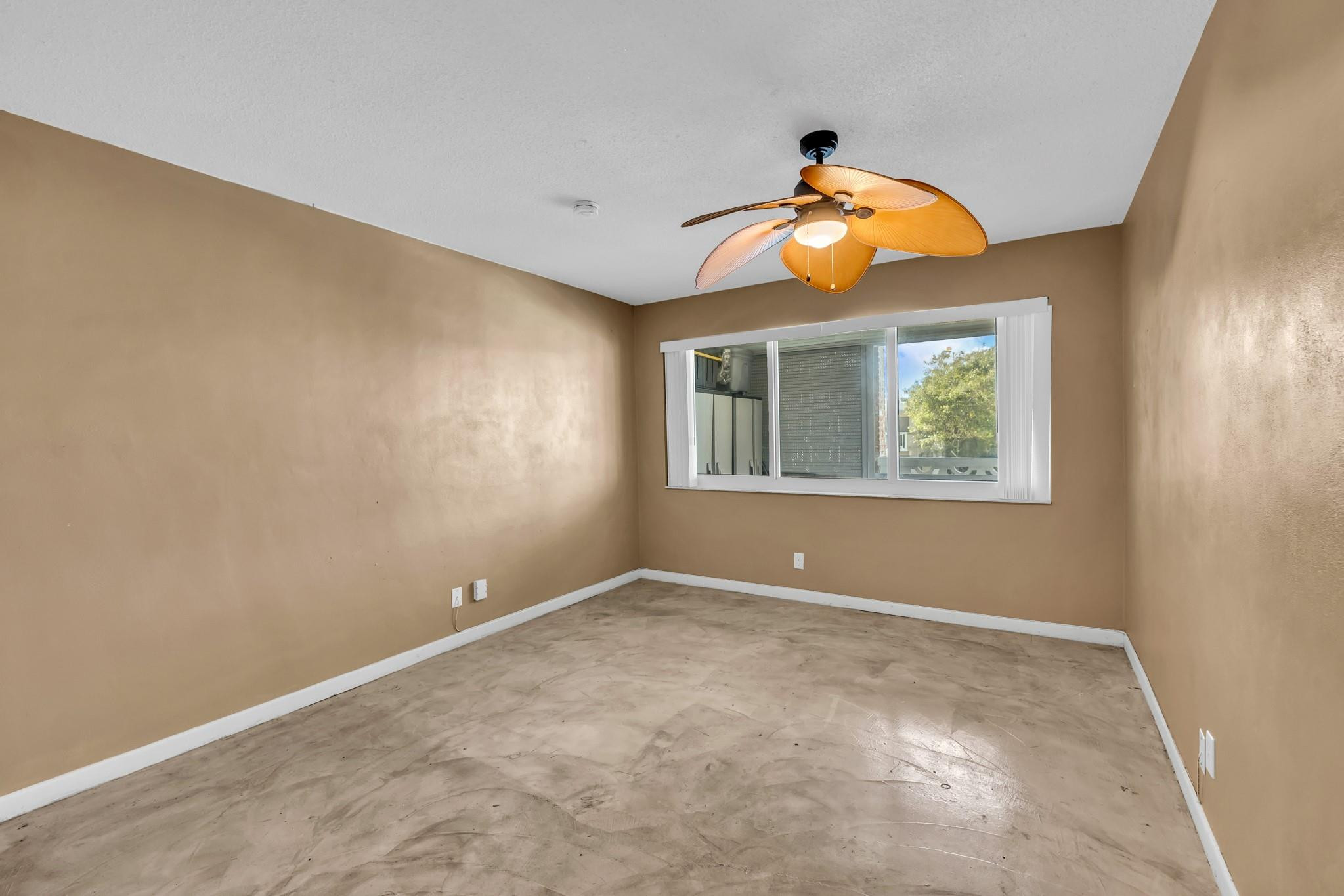 2151 NE 42nd Ct 204