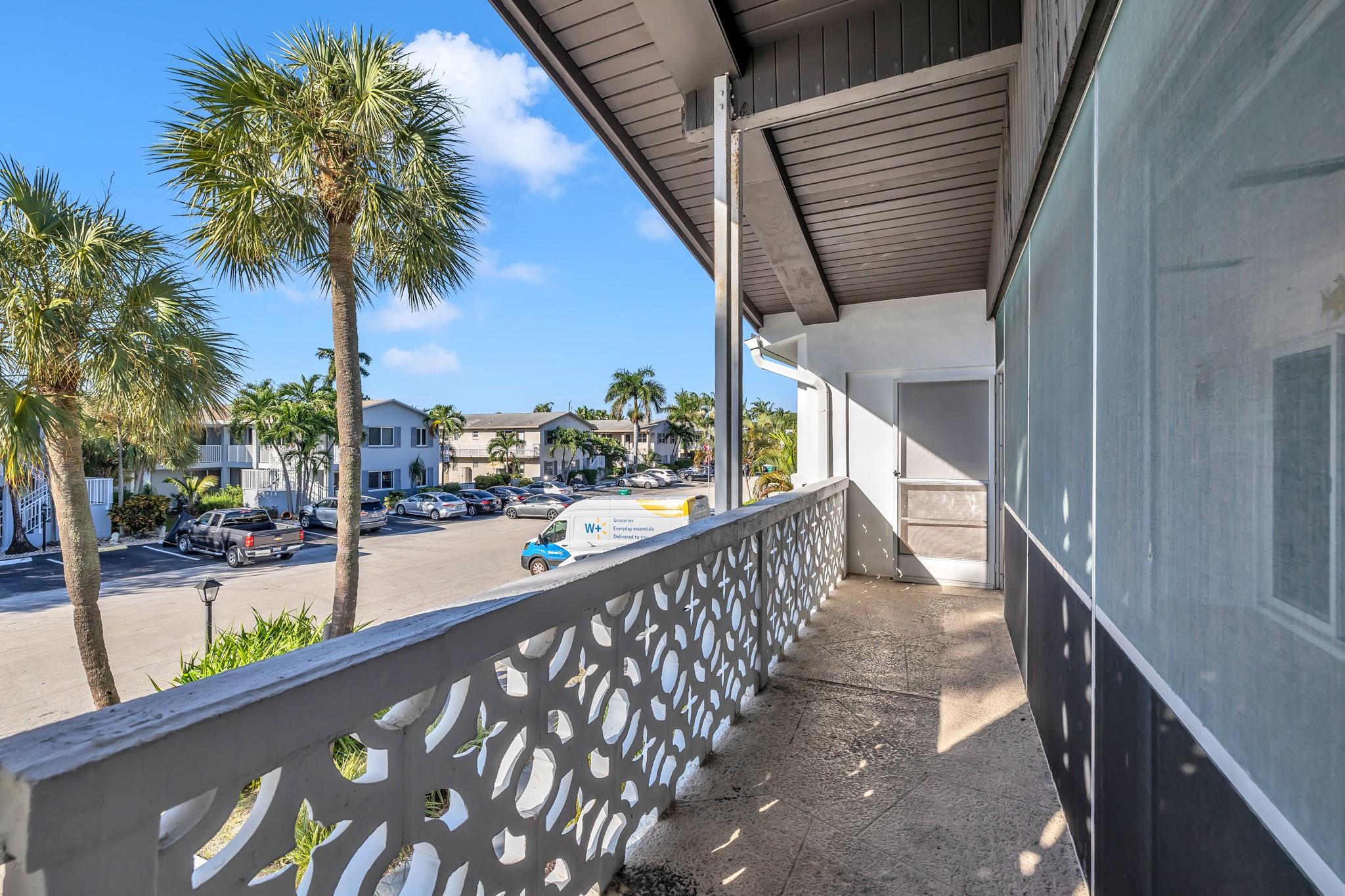 2151 NE 42nd Ct 204