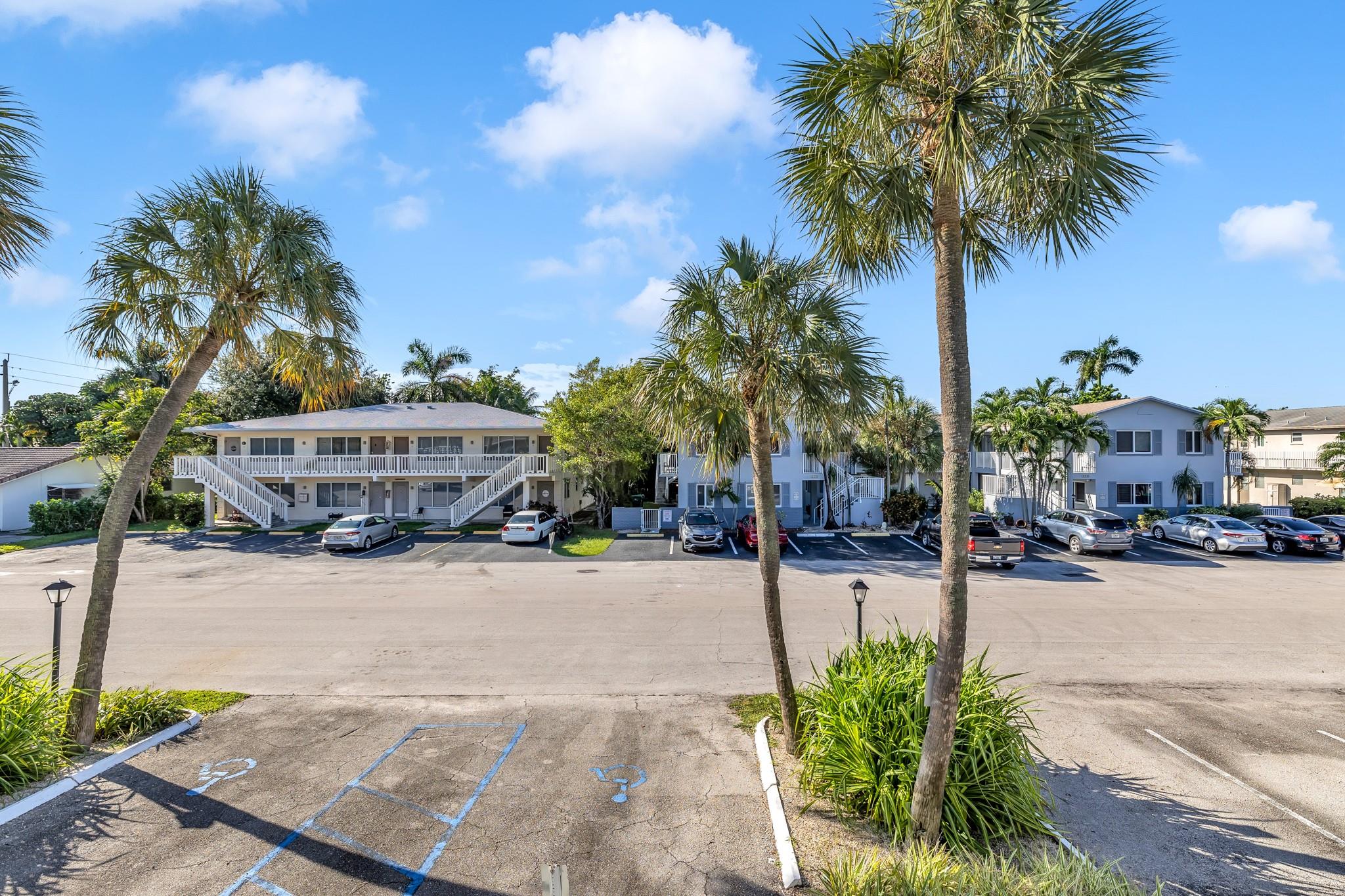2151 NE 42nd Ct 204
