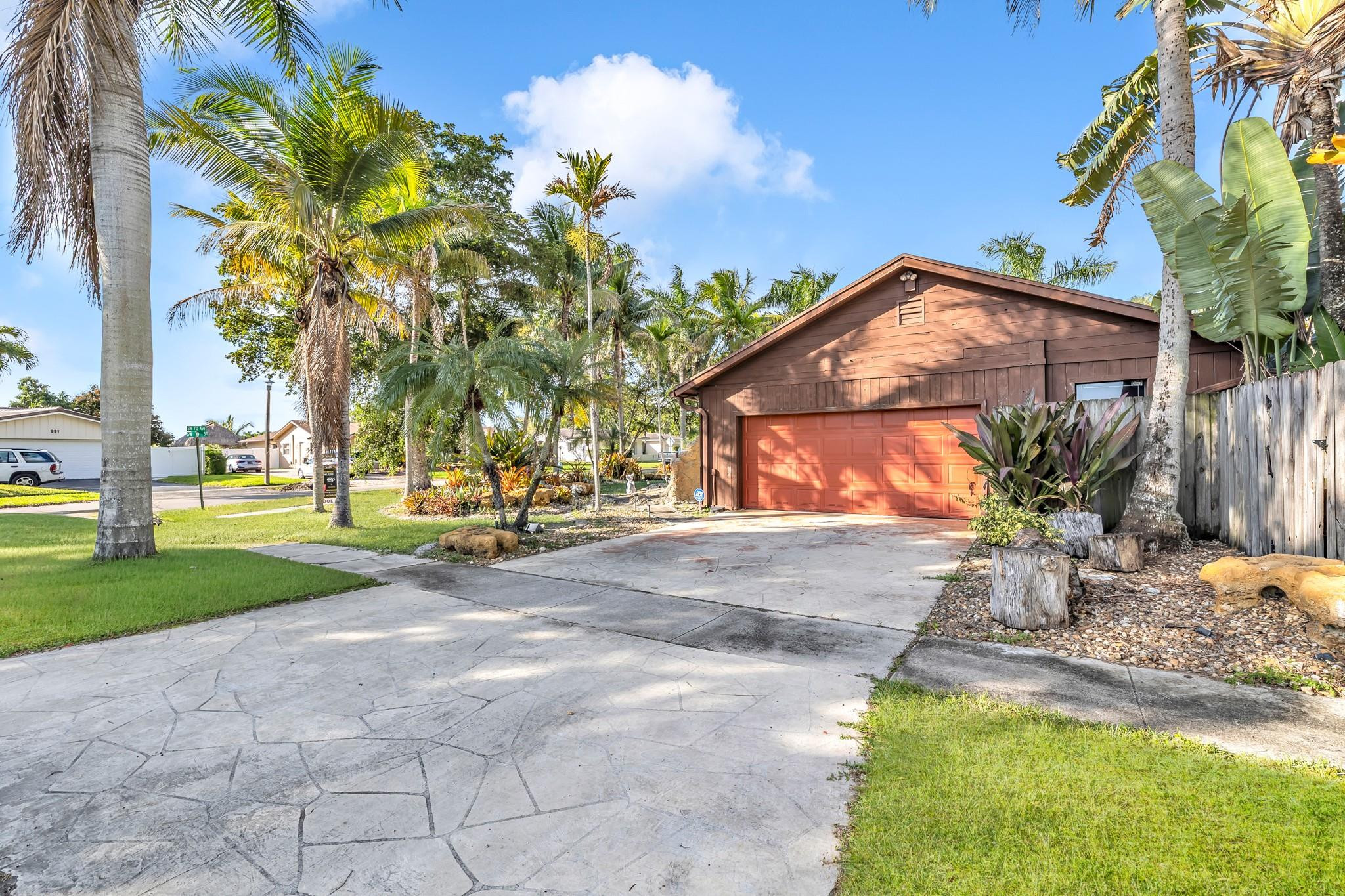 980 SW 70th Ave