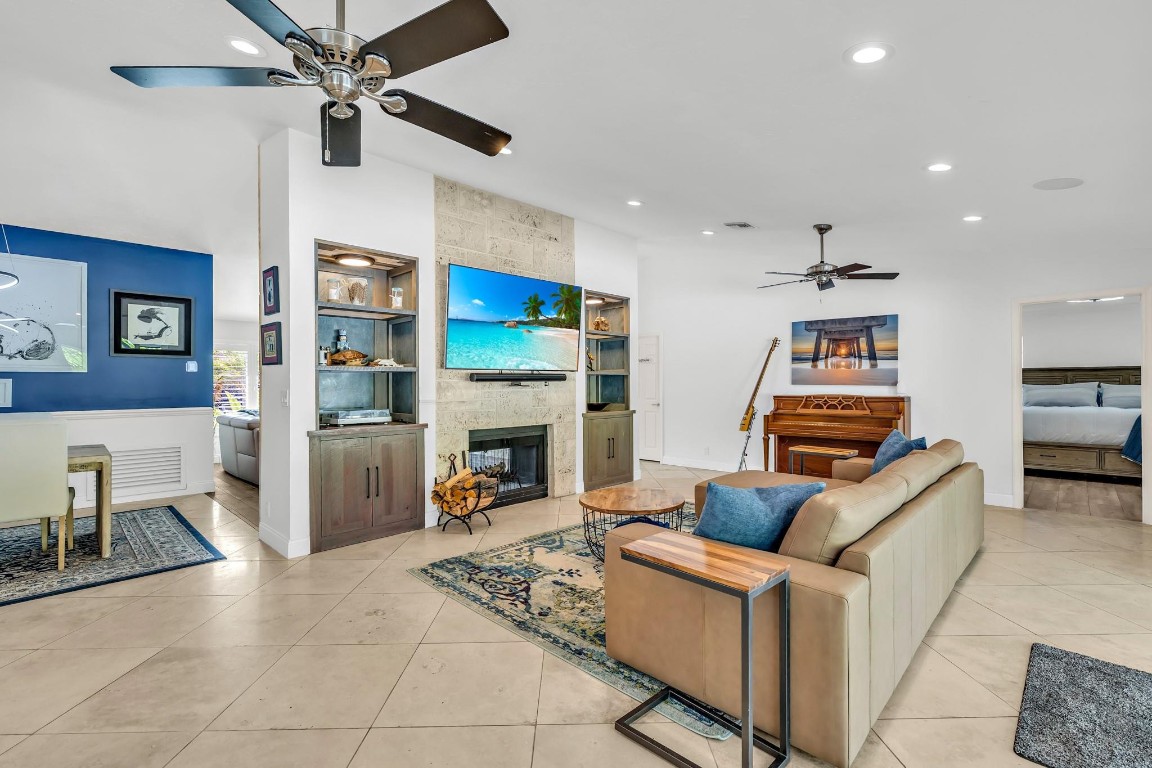 795 Camino Lakes Circle