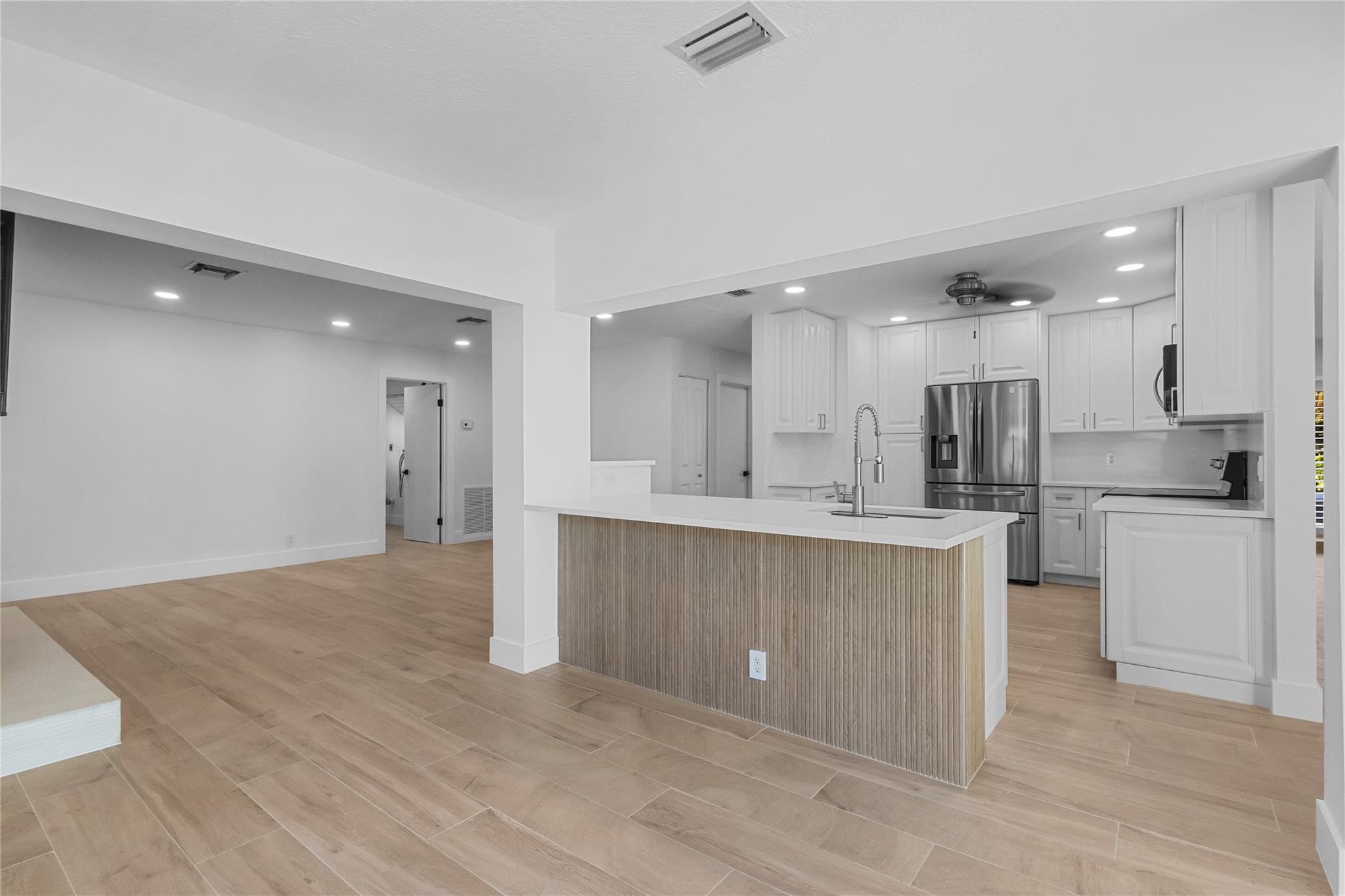 2830 NE 46th Street