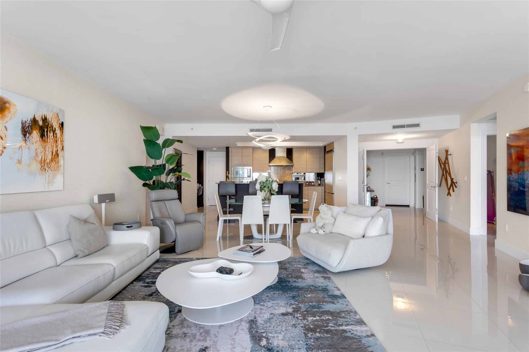 1 N Ocean Boulevard 1603