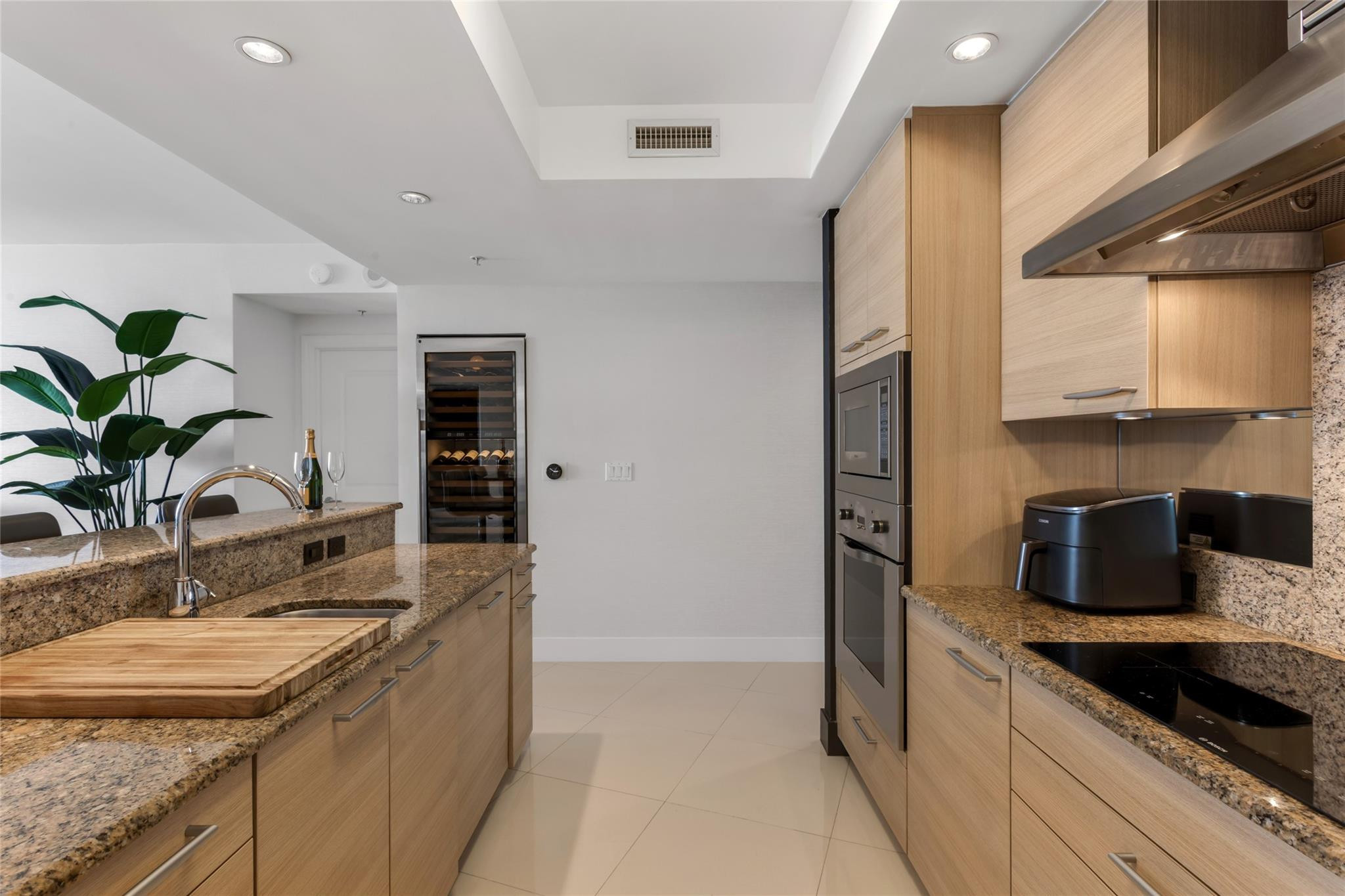 1 N Ocean Boulevard 1603