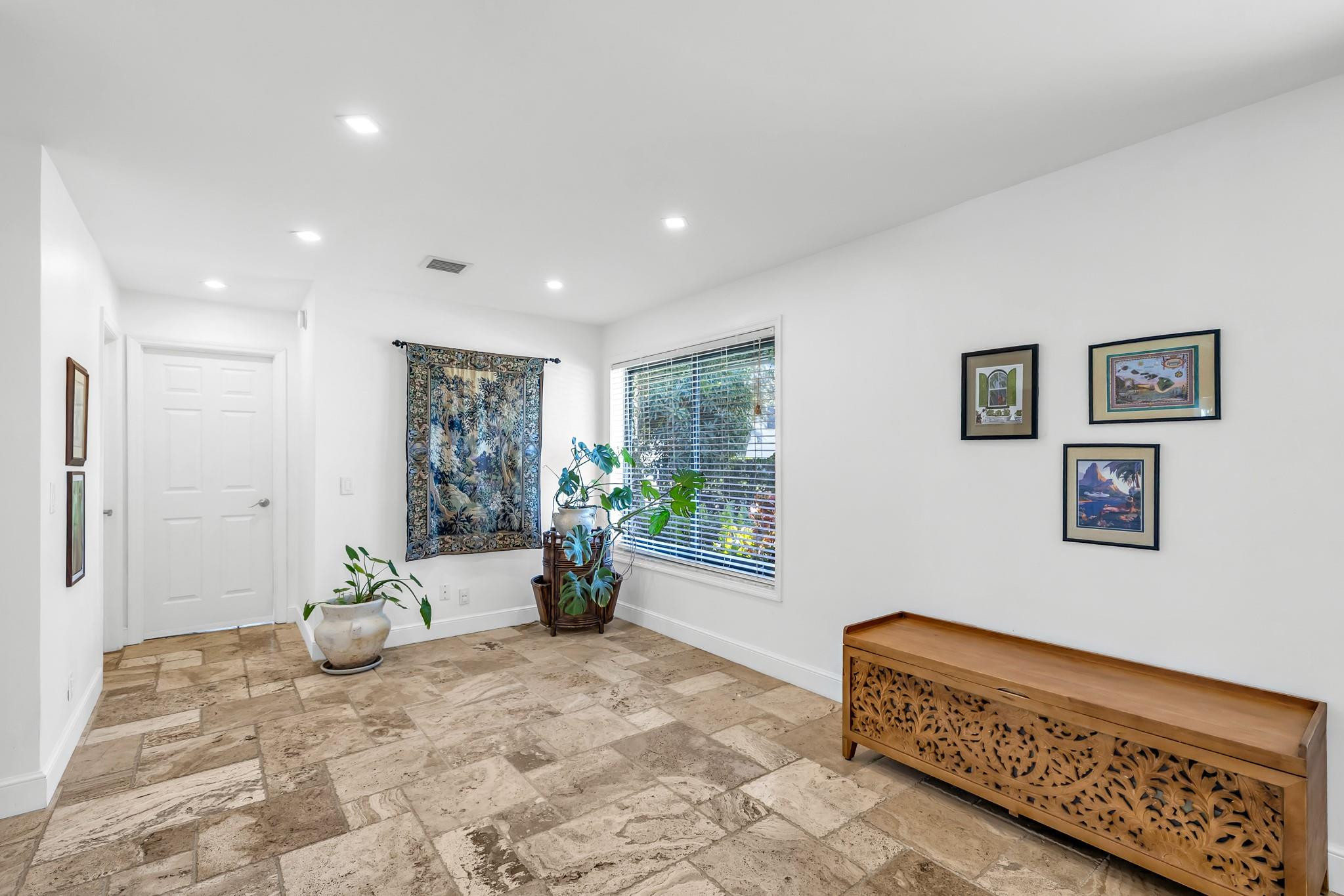 2801 NE 48th Court