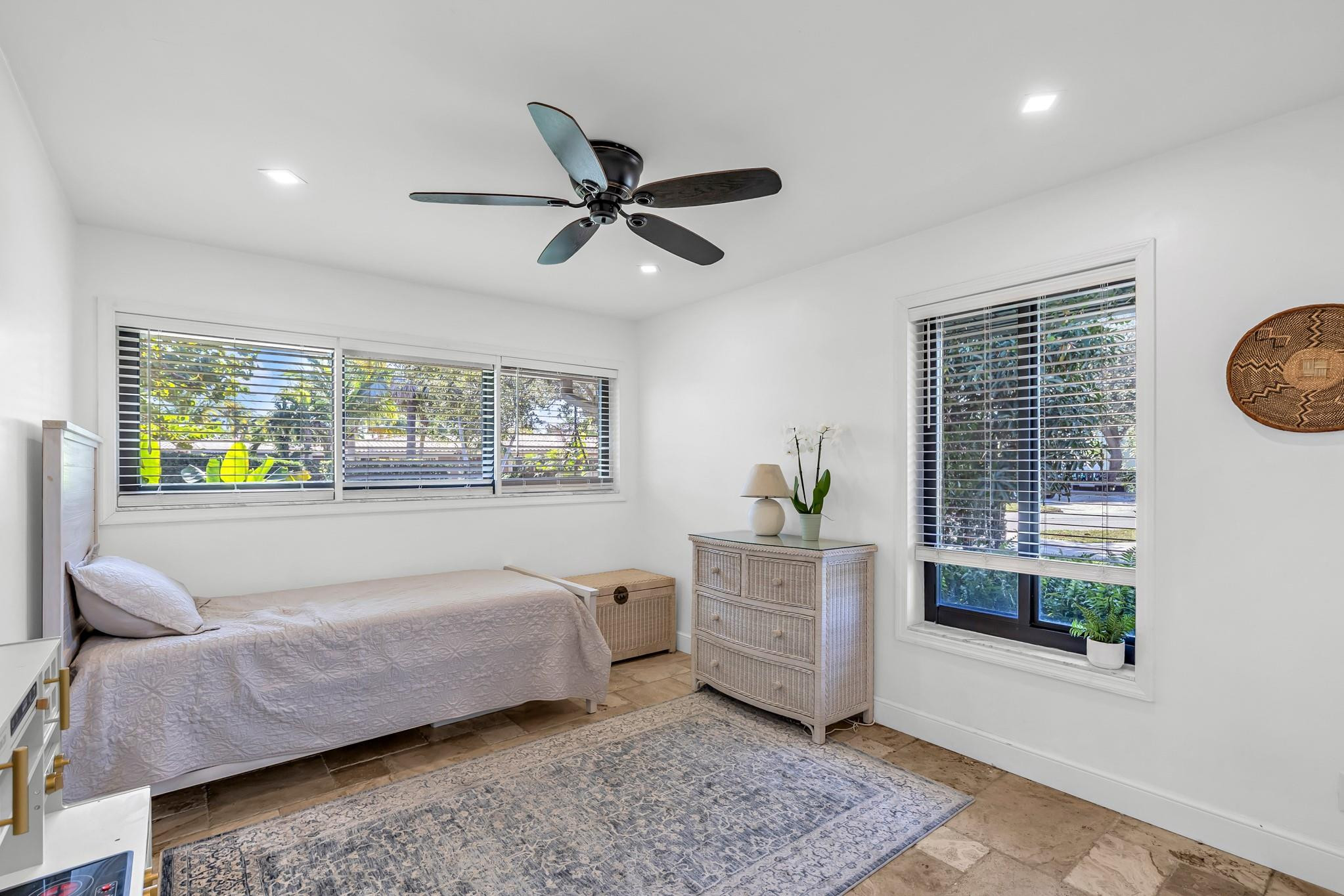 2801 NE 48th Court