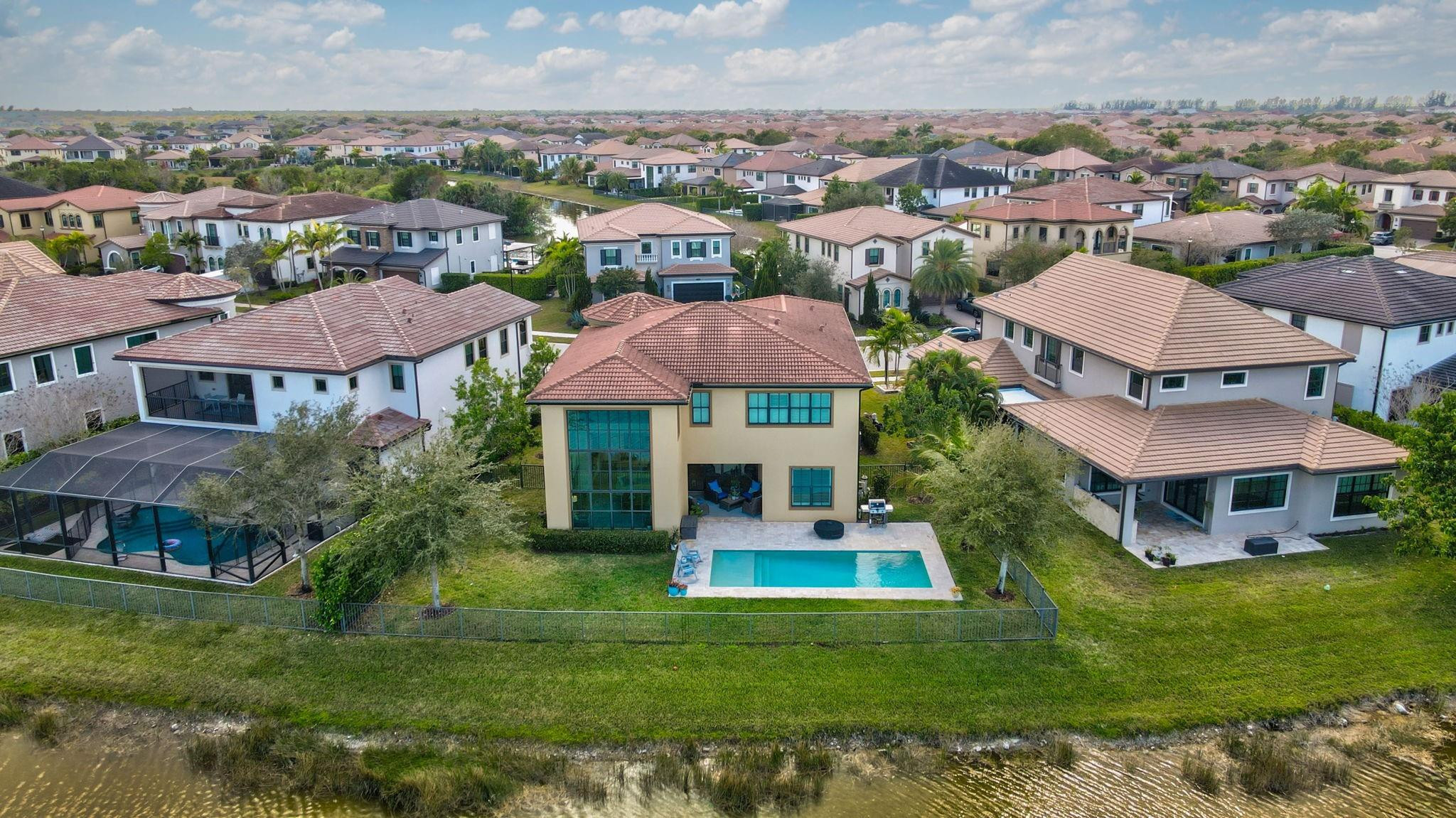 11585 Horizon Road