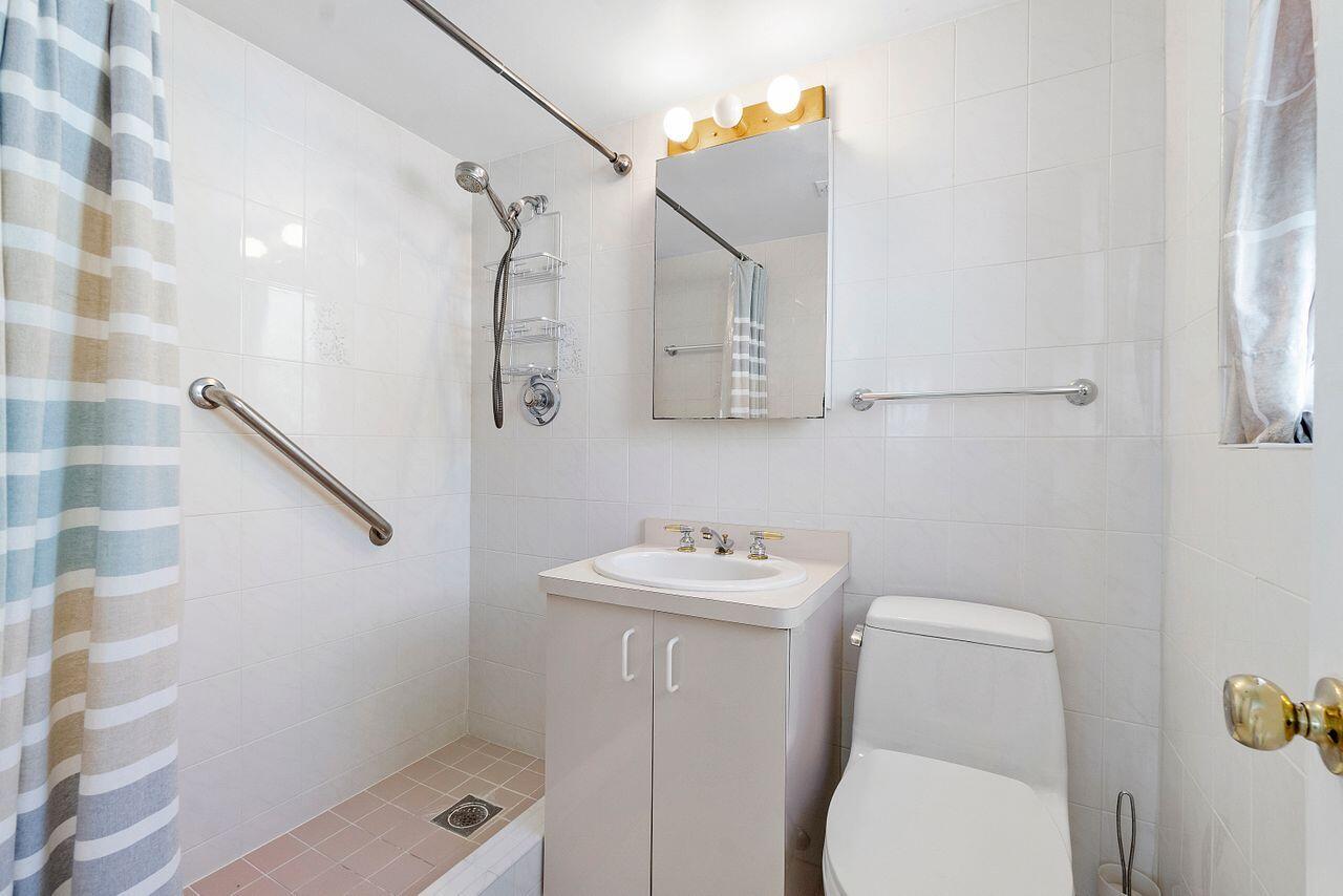 1221 Hillsboro Mile 42a