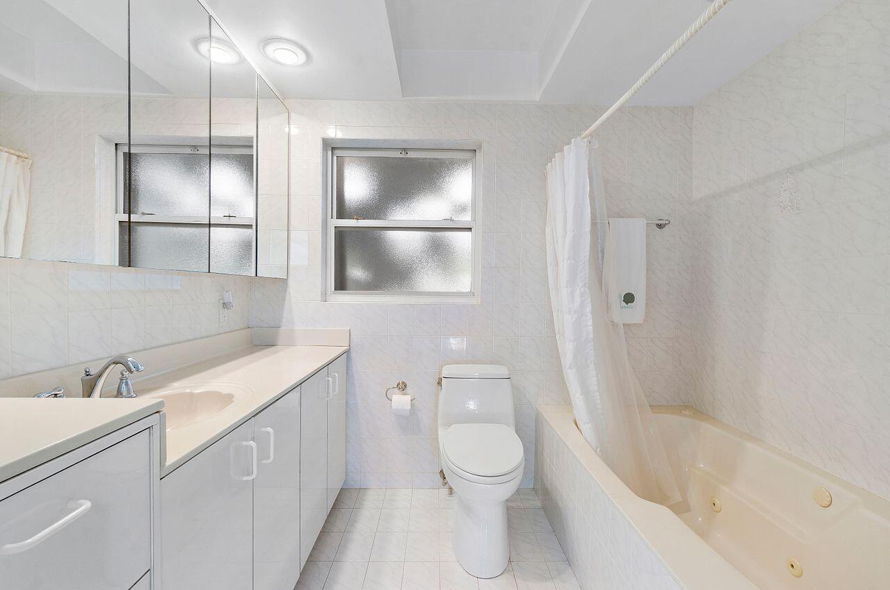 1221 Hillsboro Mile 42a