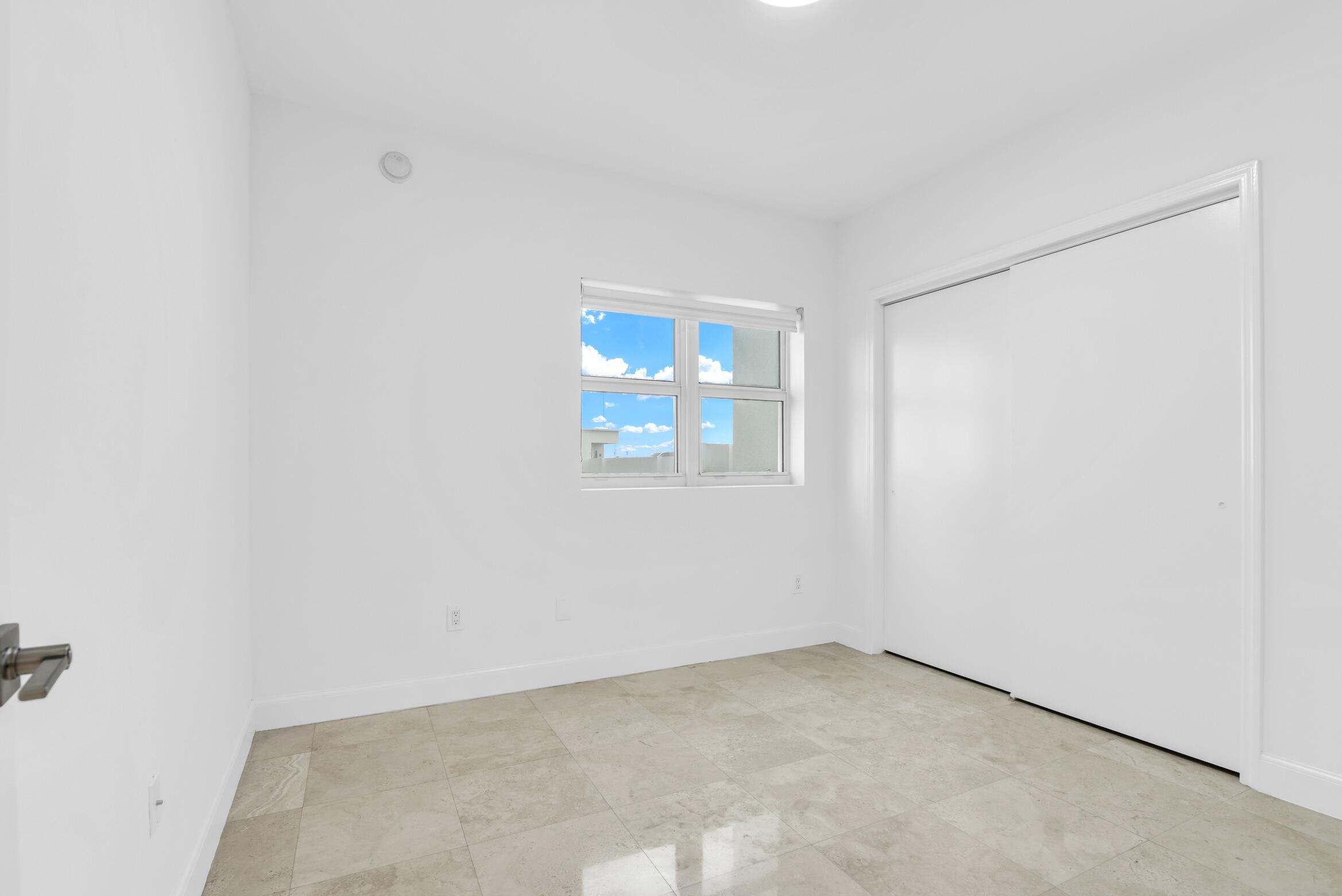 15051 Royal Oaks Lane 606