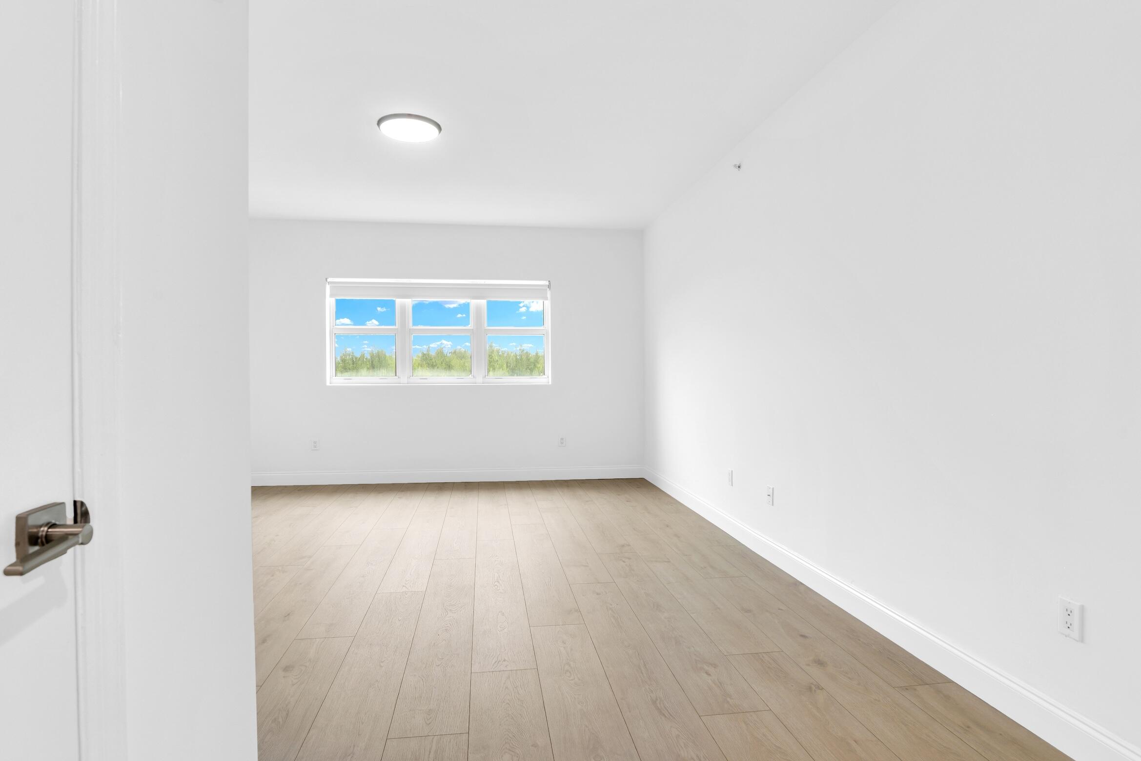 15051 Royal Oaks Lane 606