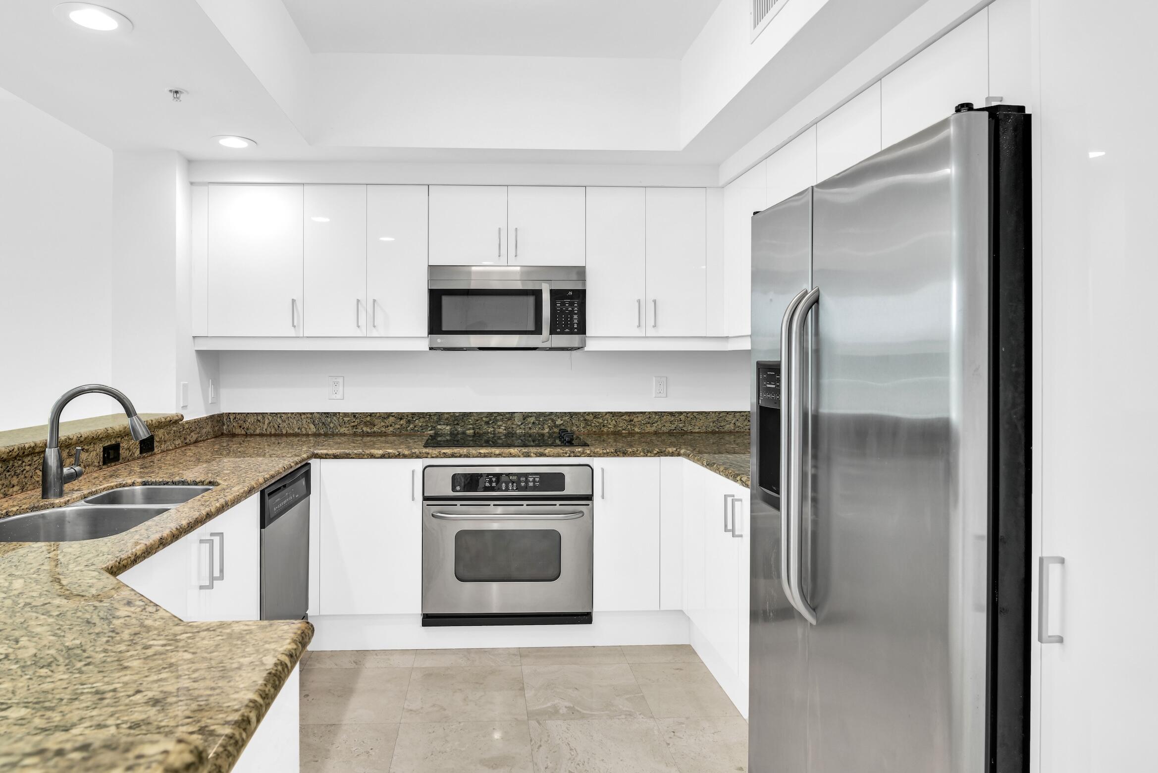 15051 Royal Oaks Lane 606