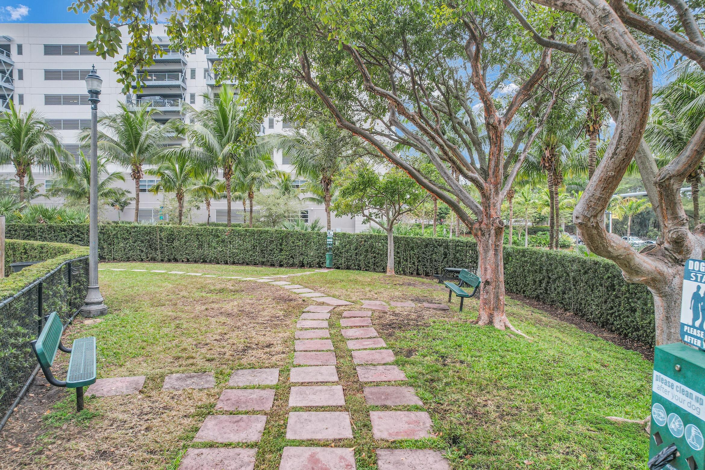 15051 Royal Oaks Lane 606