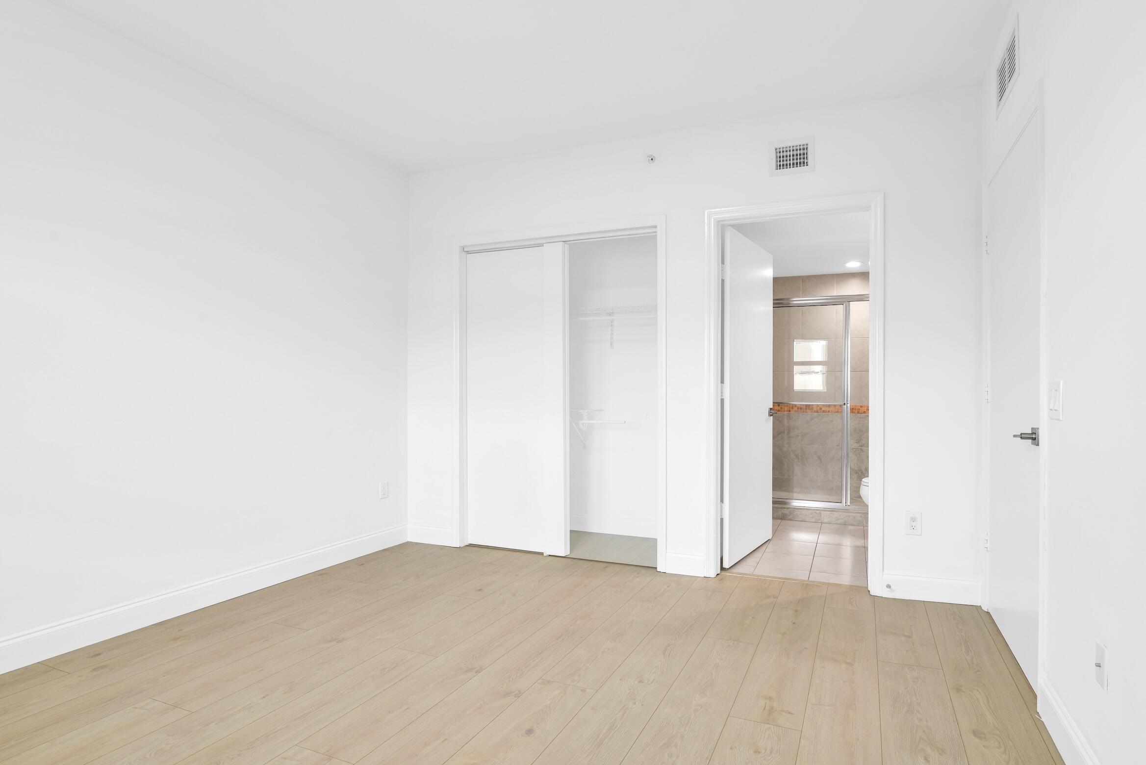 15051 Royal Oaks Lane 606