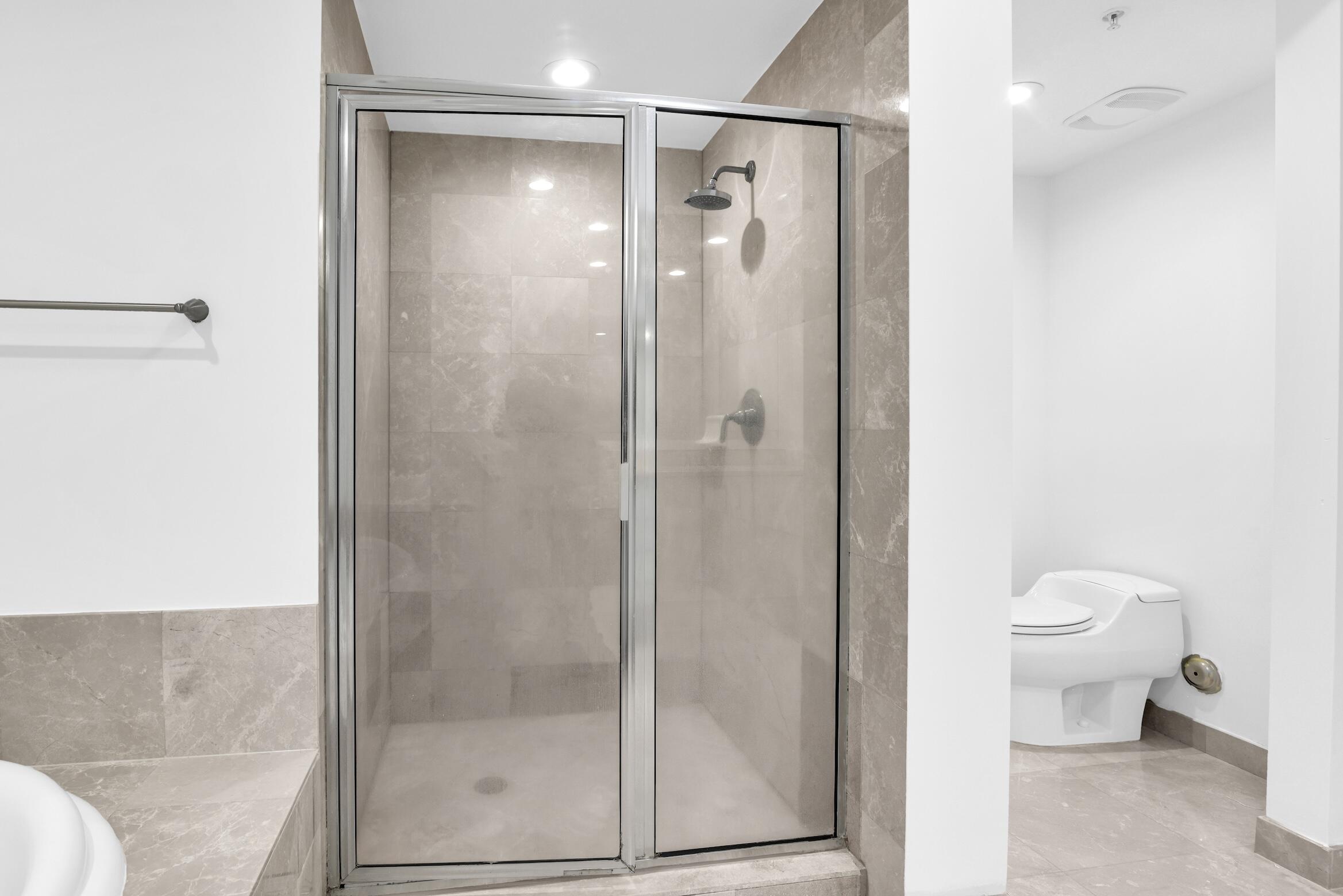 15051 Royal Oaks Lane 606