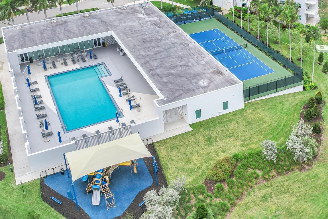 15051 Royal Oaks Lane 606