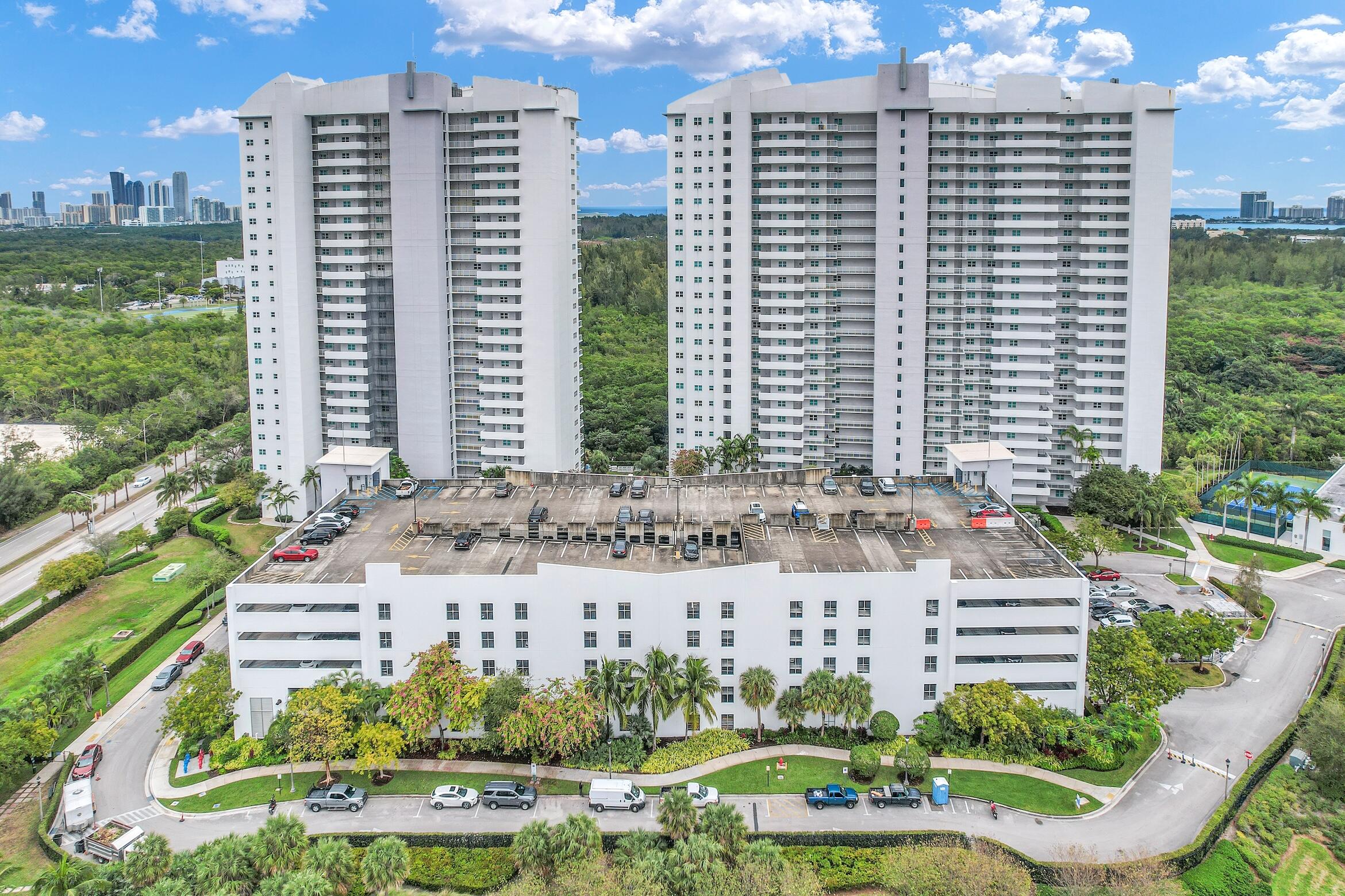 15051 Royal Oaks Lane 606