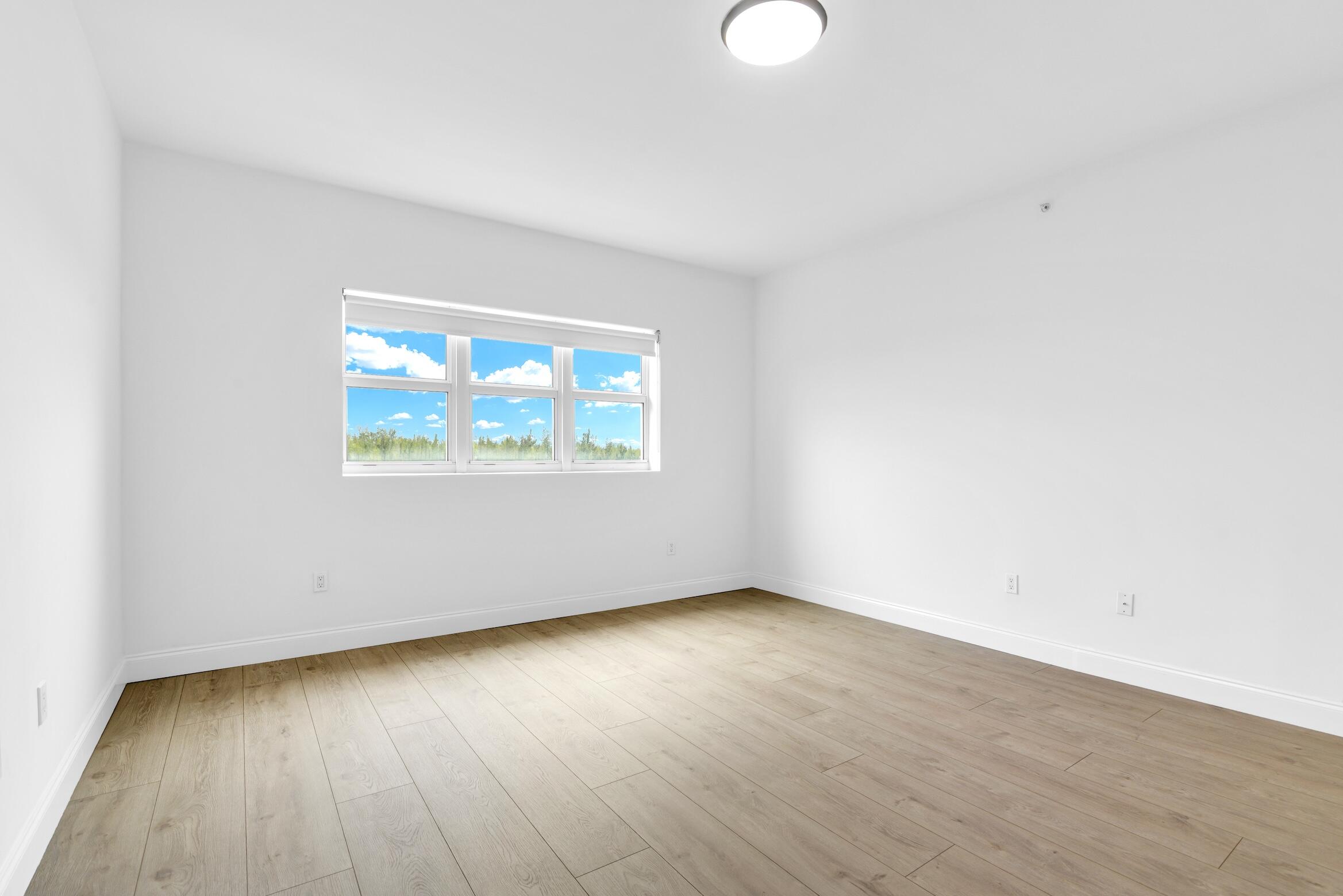 15051 Royal Oaks Lane 606