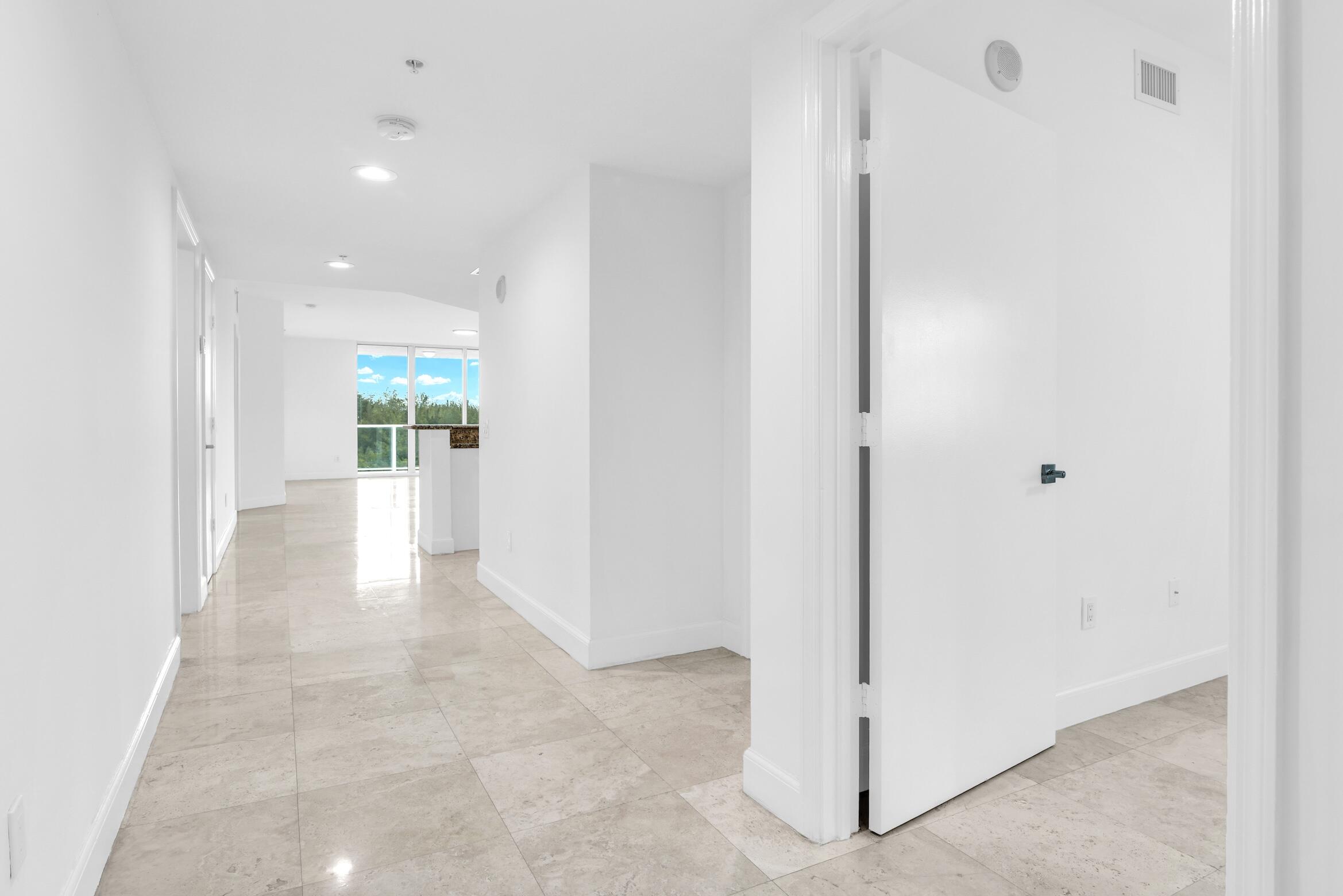 15051 Royal Oaks Lane 606