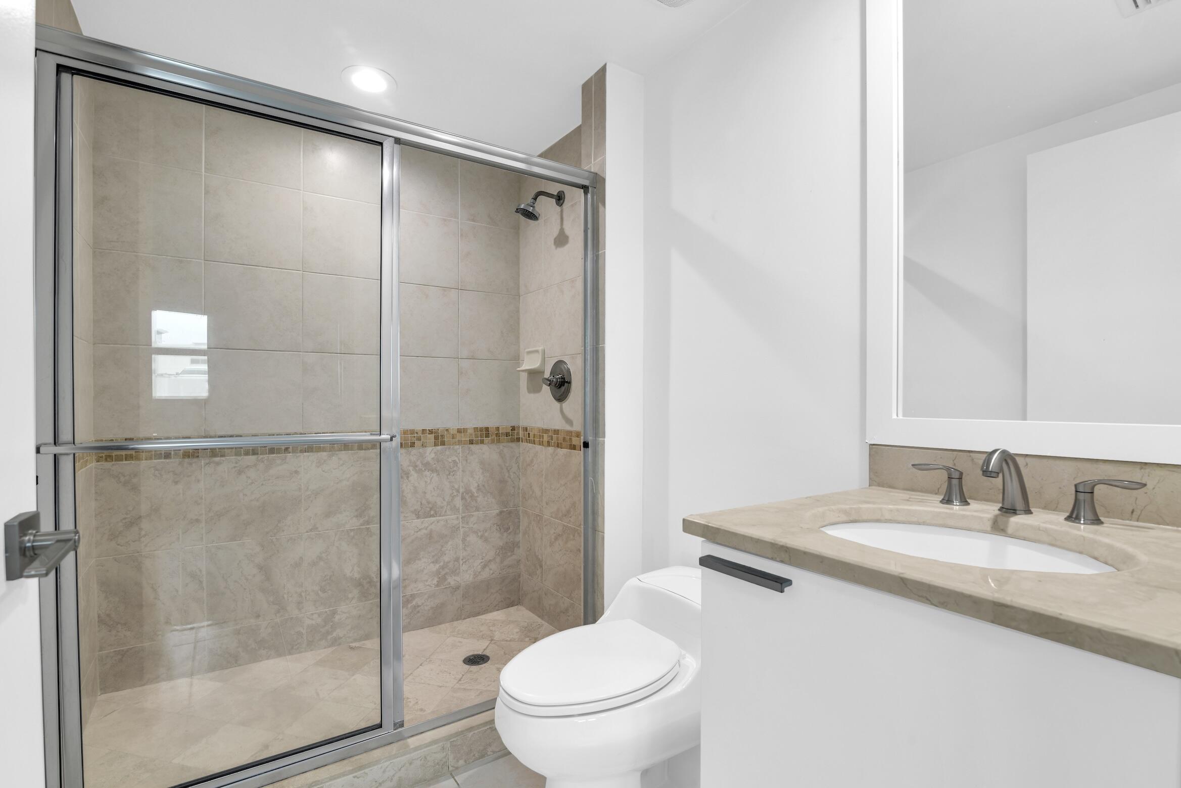 15051 Royal Oaks Lane 606