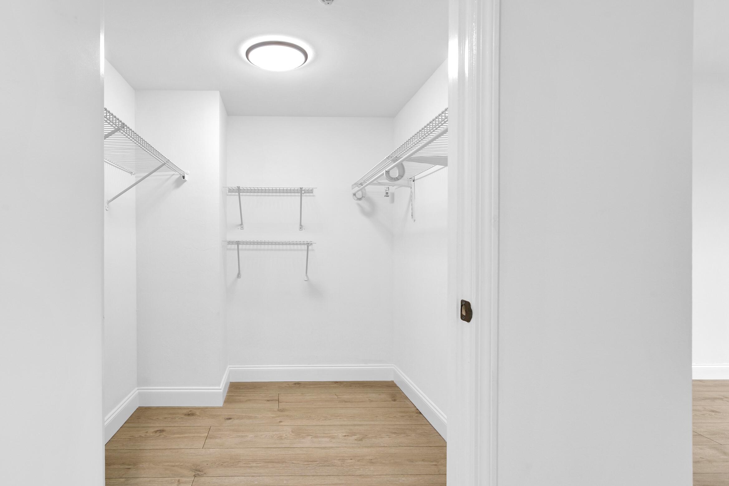 15051 Royal Oaks Lane 606