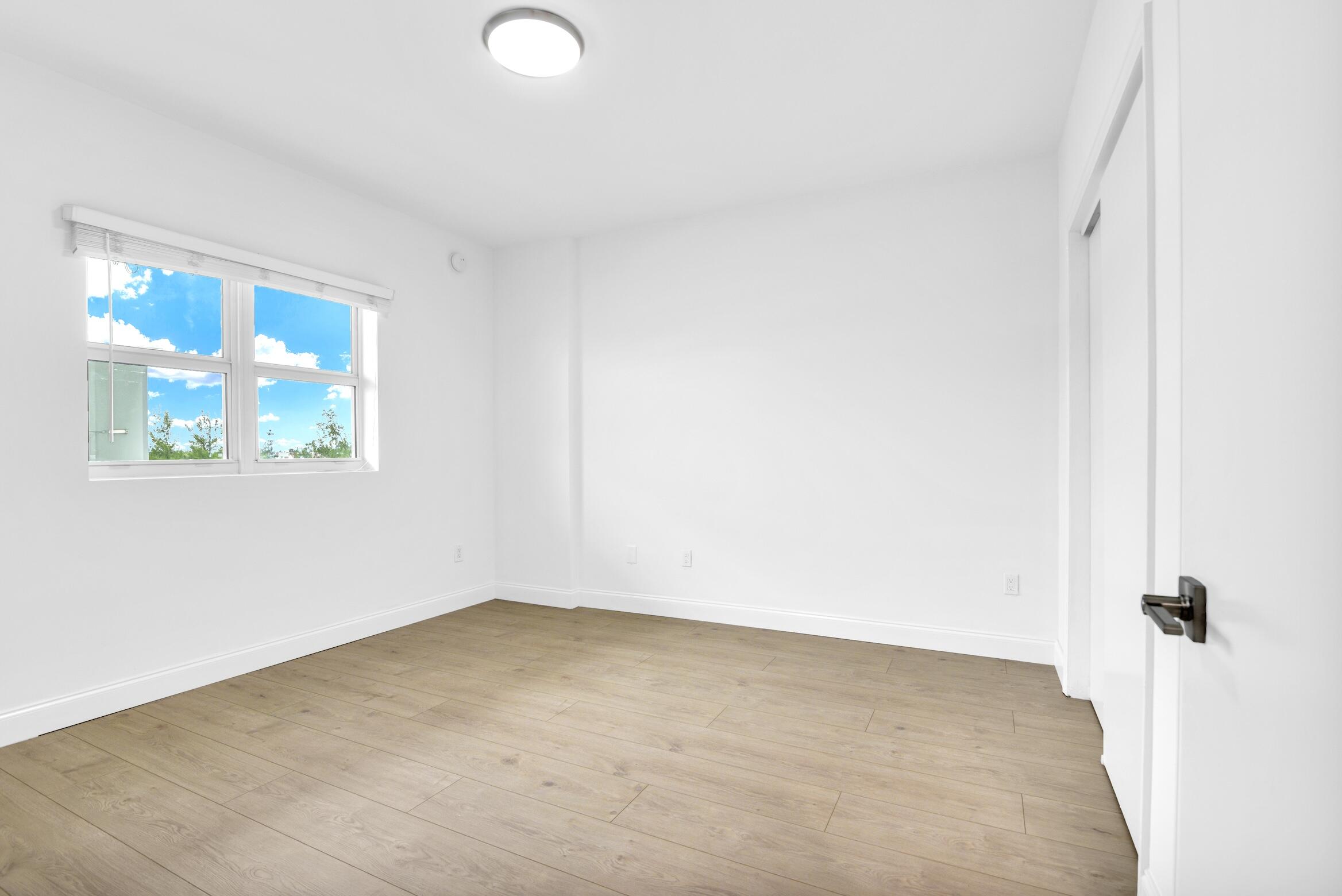 15051 Royal Oaks Lane 606