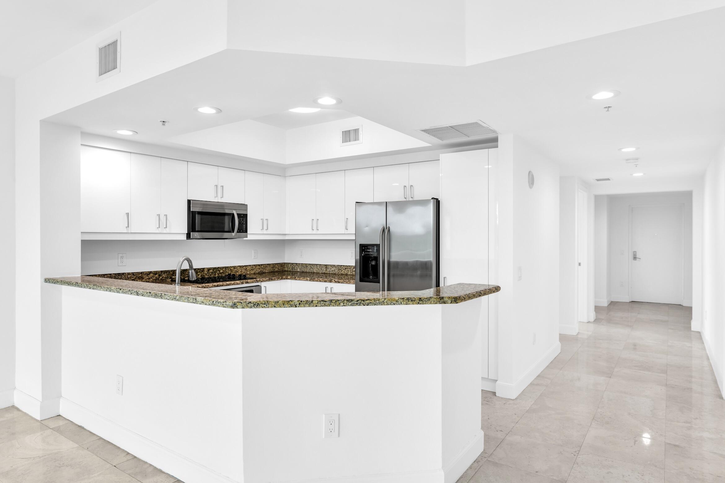 15051 Royal Oaks Lane 606