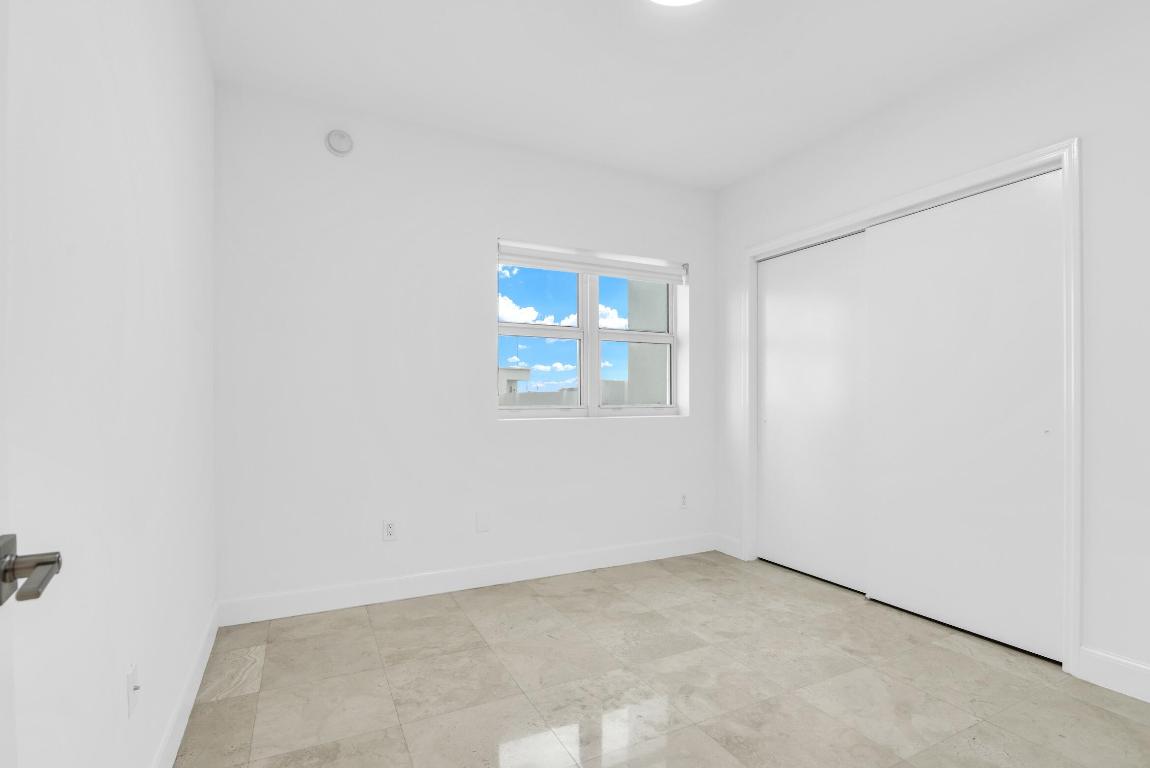 15051 Royal Oaks Lane 606