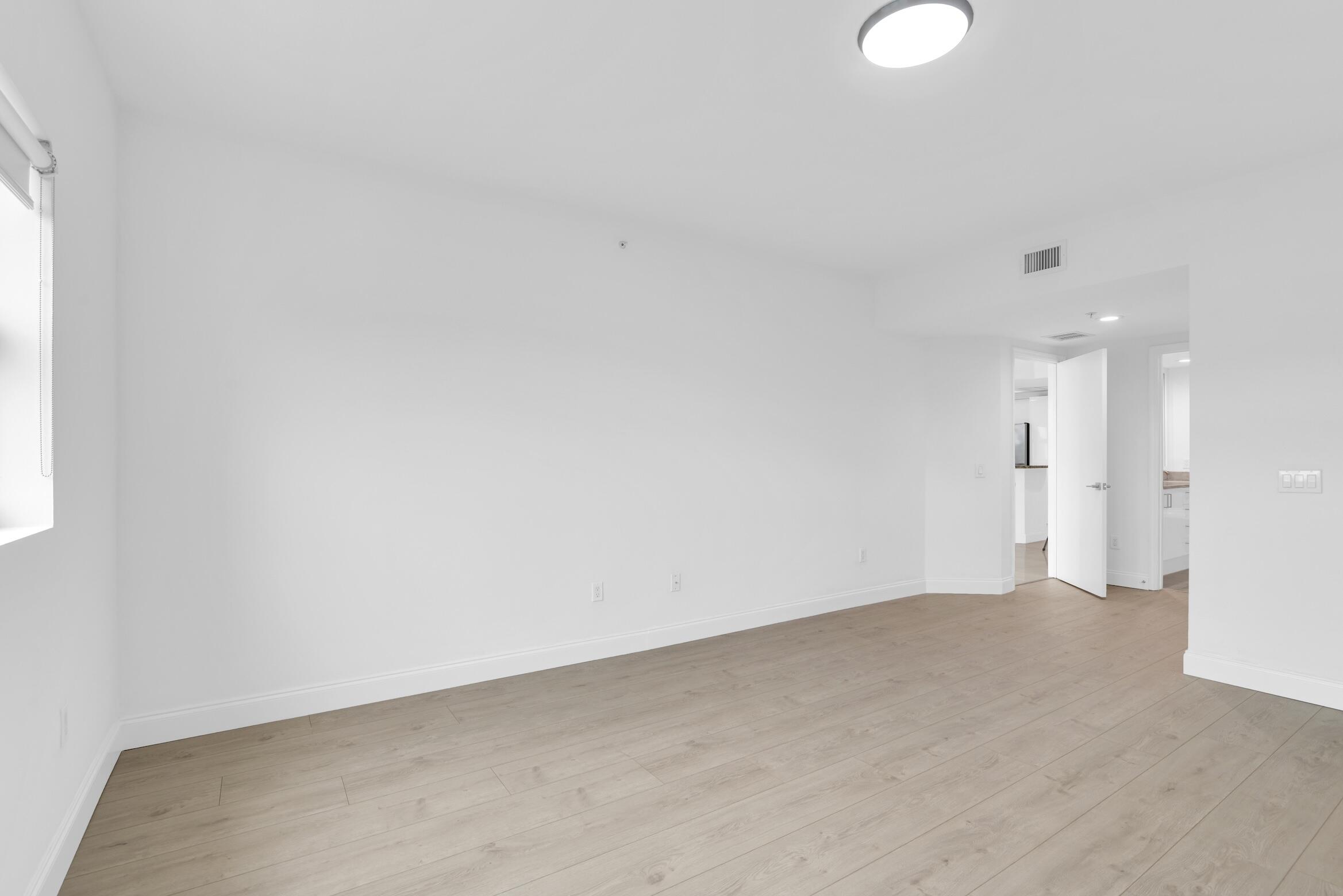 15051 Royal Oaks Lane 606