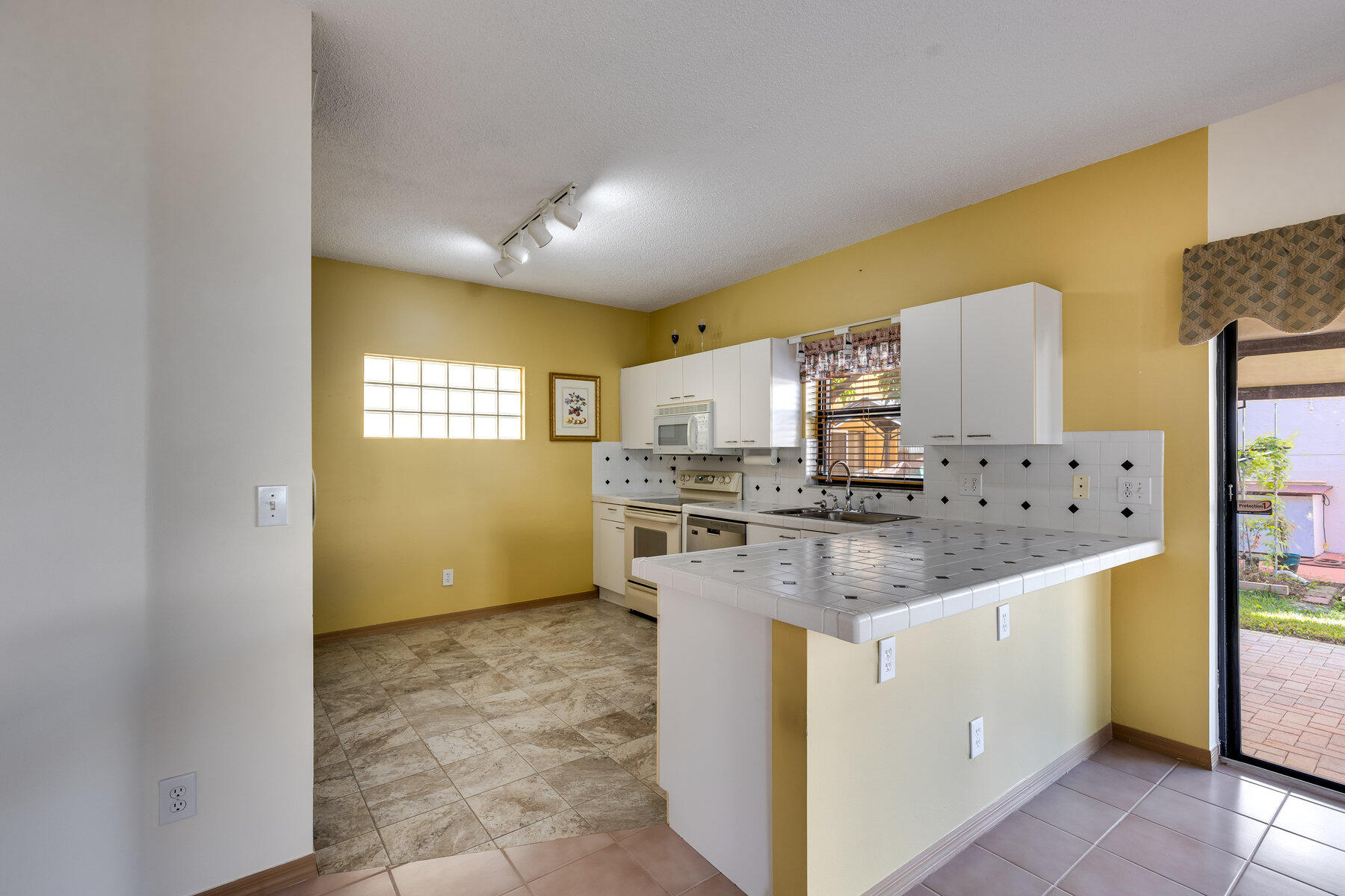 11109 NW 34th Court