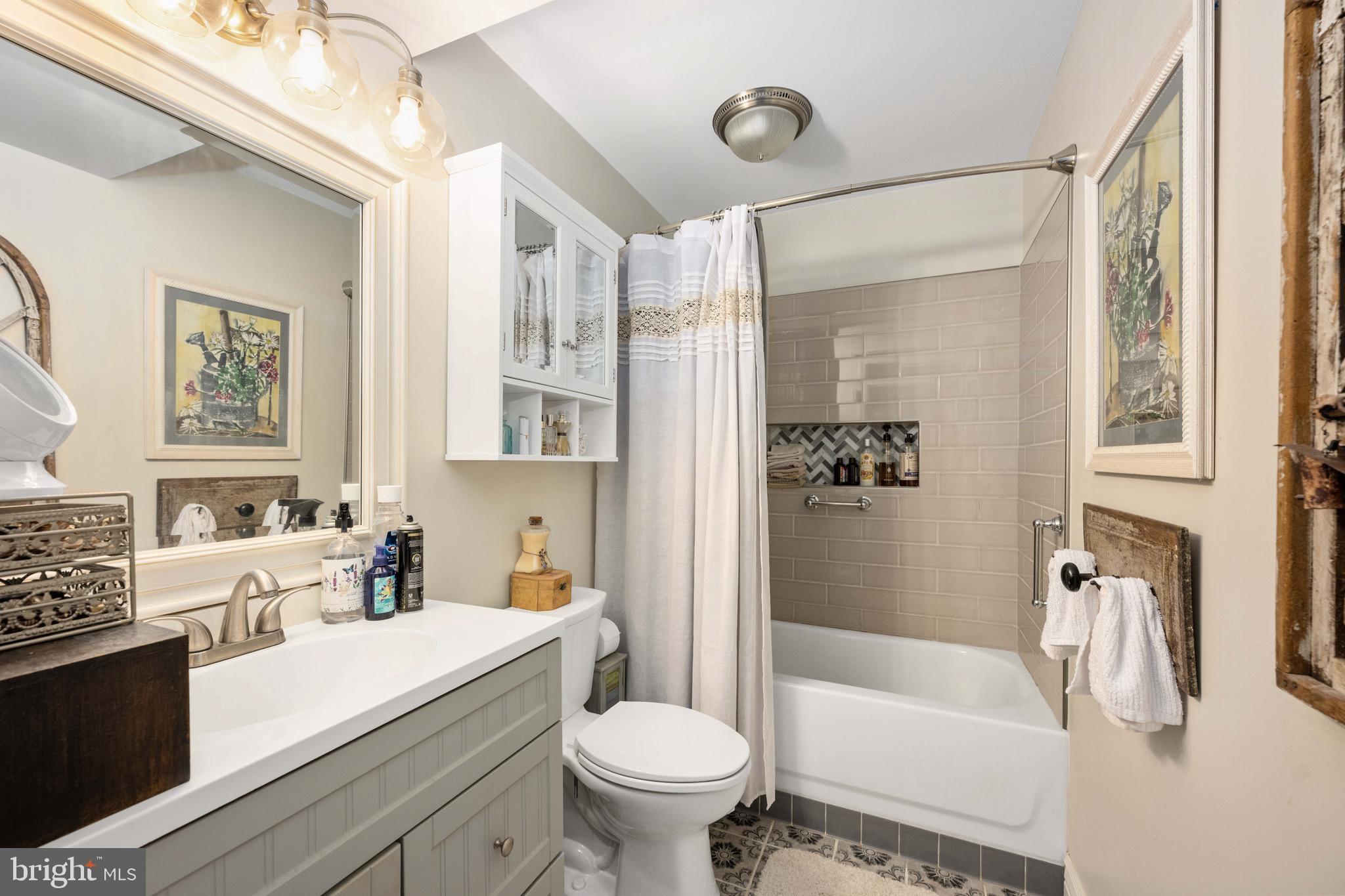 4098 FERN COURT
