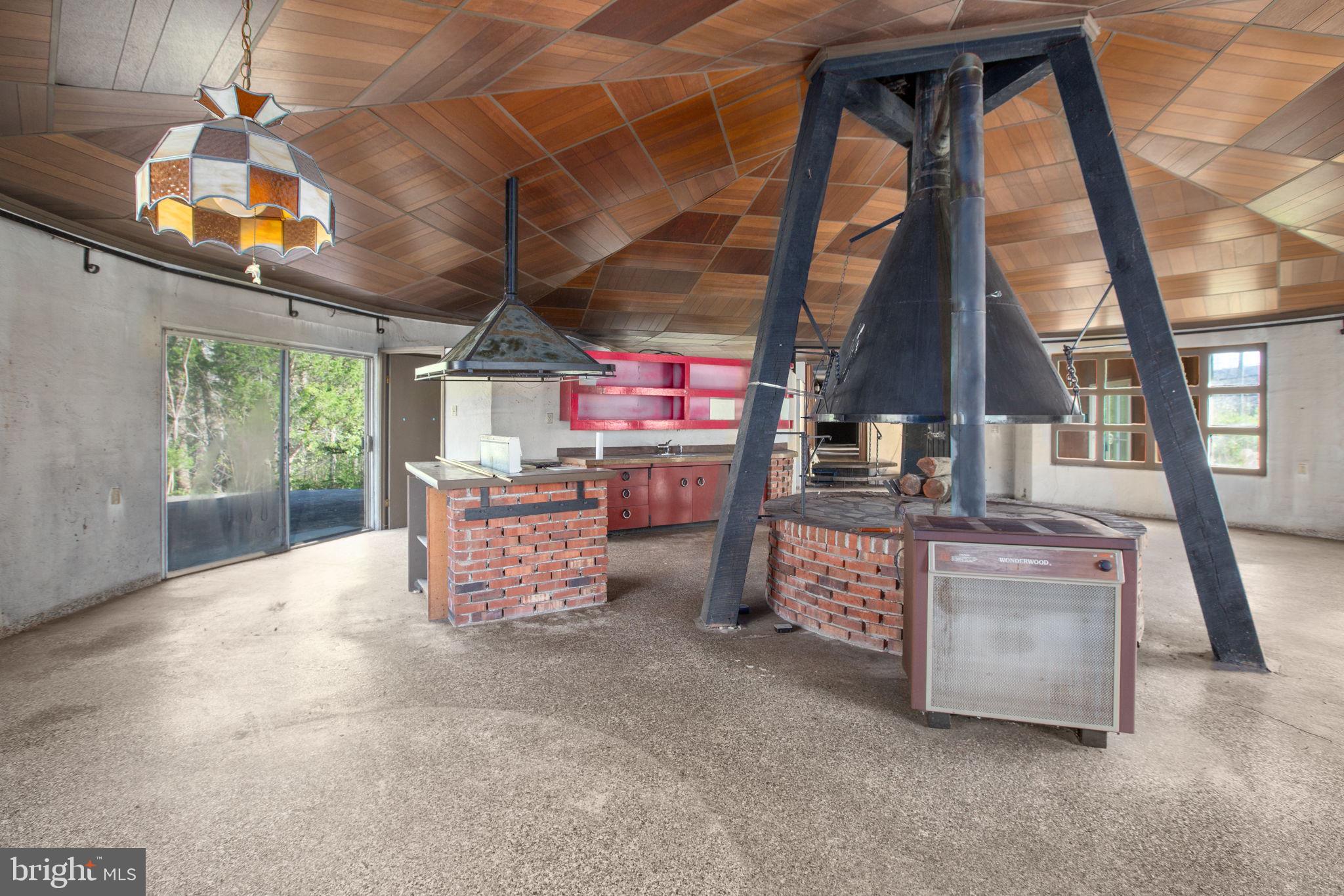 8294 and 8286 JAMES MADISON PARKWAY