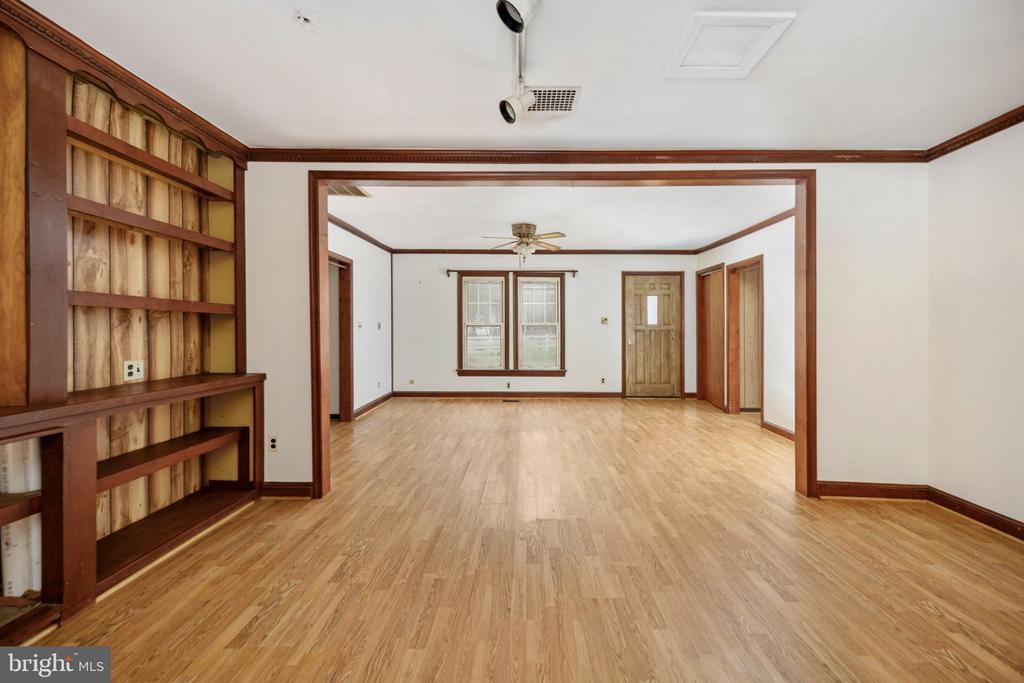 1881 FAIRPORT RD