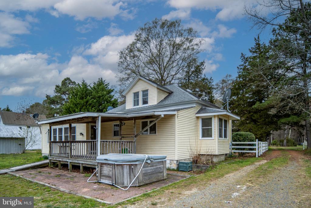 1881 FAIRPORT RD
